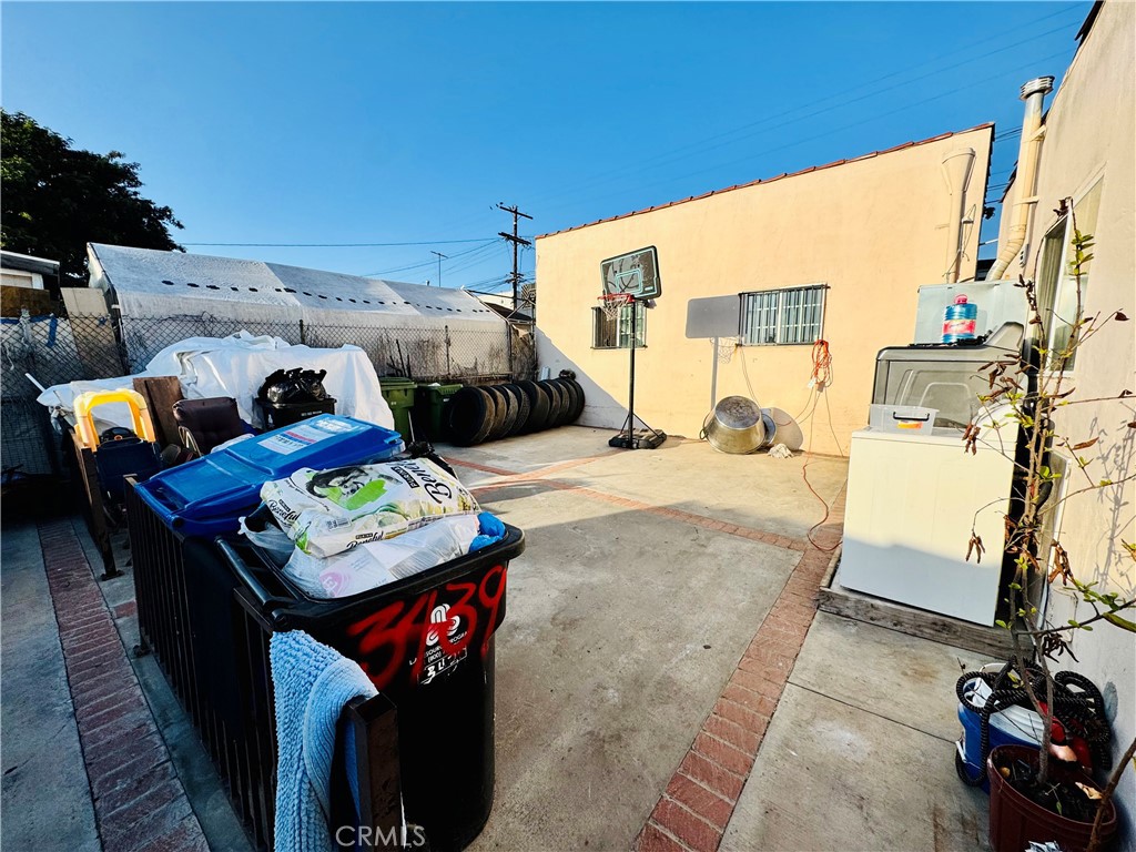 Los Angeles, California, 90023, United States, 4 Bedrooms Bedrooms, ,3 BathroomsBathrooms,Residential,For Sale,2013063