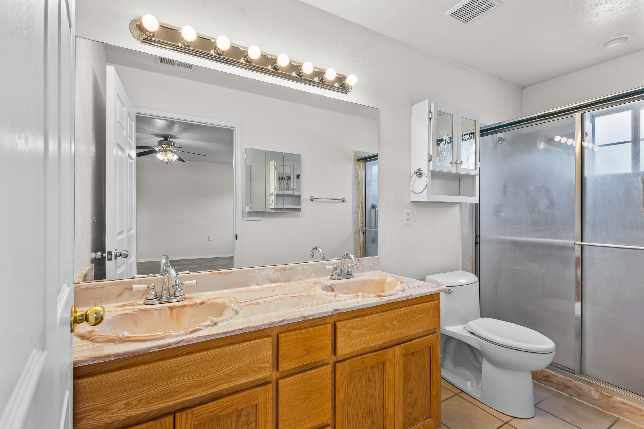 Belen, New Mexico, 87002, United States, 3 Bedrooms Bedrooms, ,2 BathroomsBathrooms,Residential,For Sale,1914205