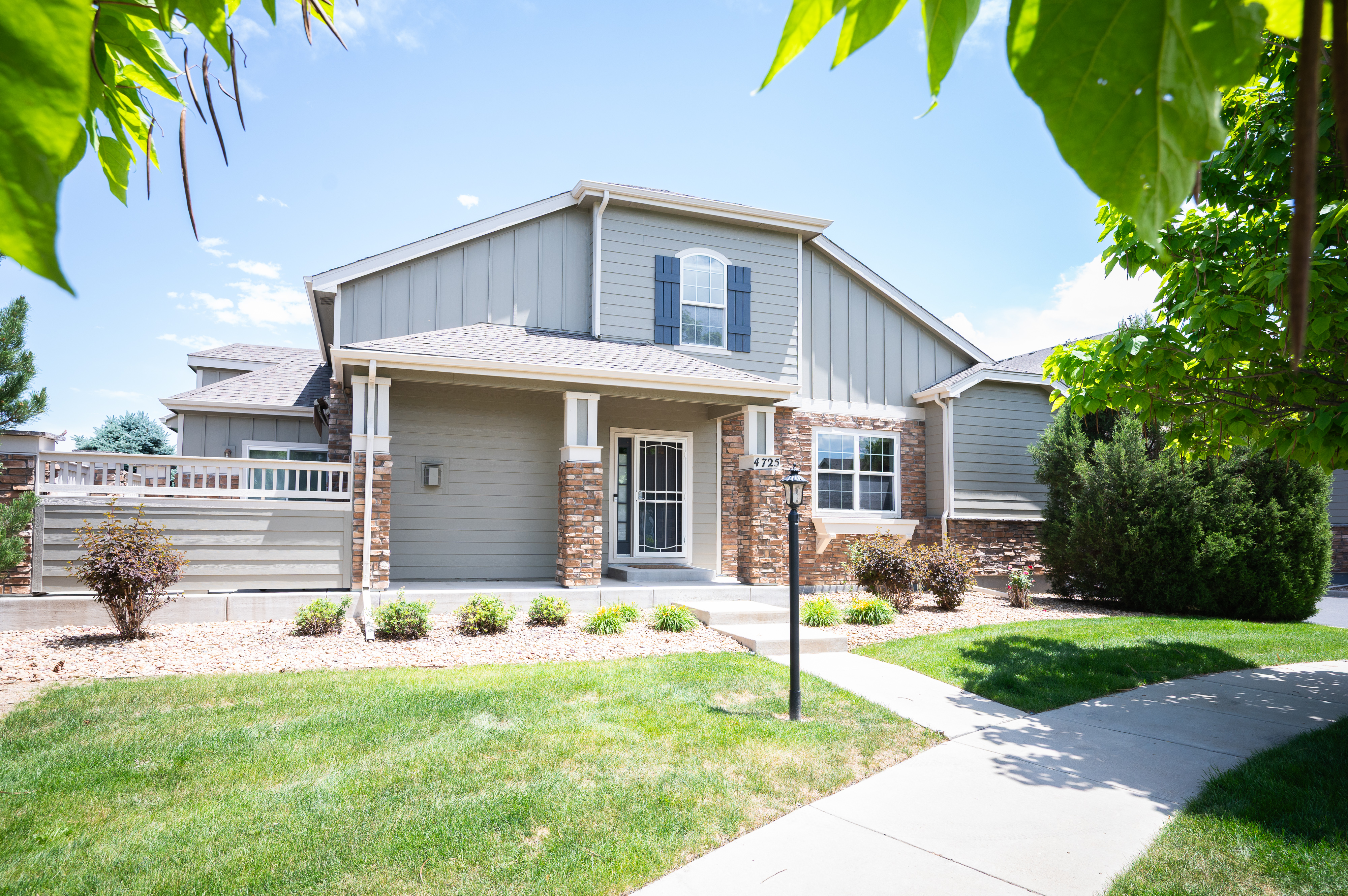  Pristine And Charming End Unit Townhome - 物件實景