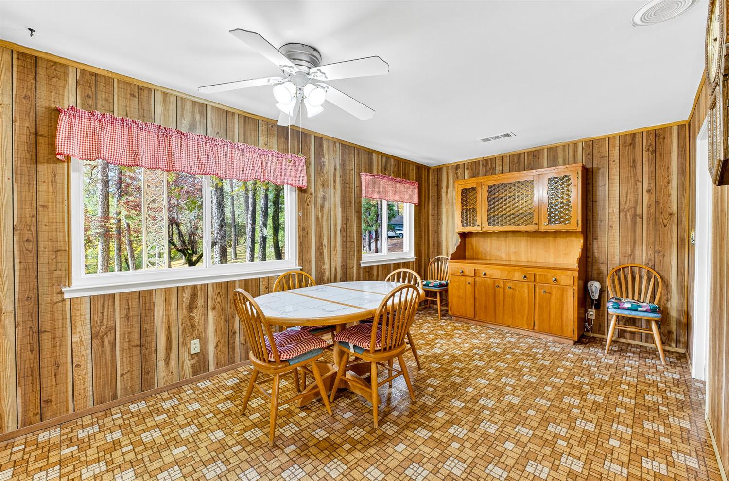 Colfax, California, 95713, United States, 3 Bedrooms Bedrooms, ,2 BathroomsBathrooms,Residential,For Sale,1987014