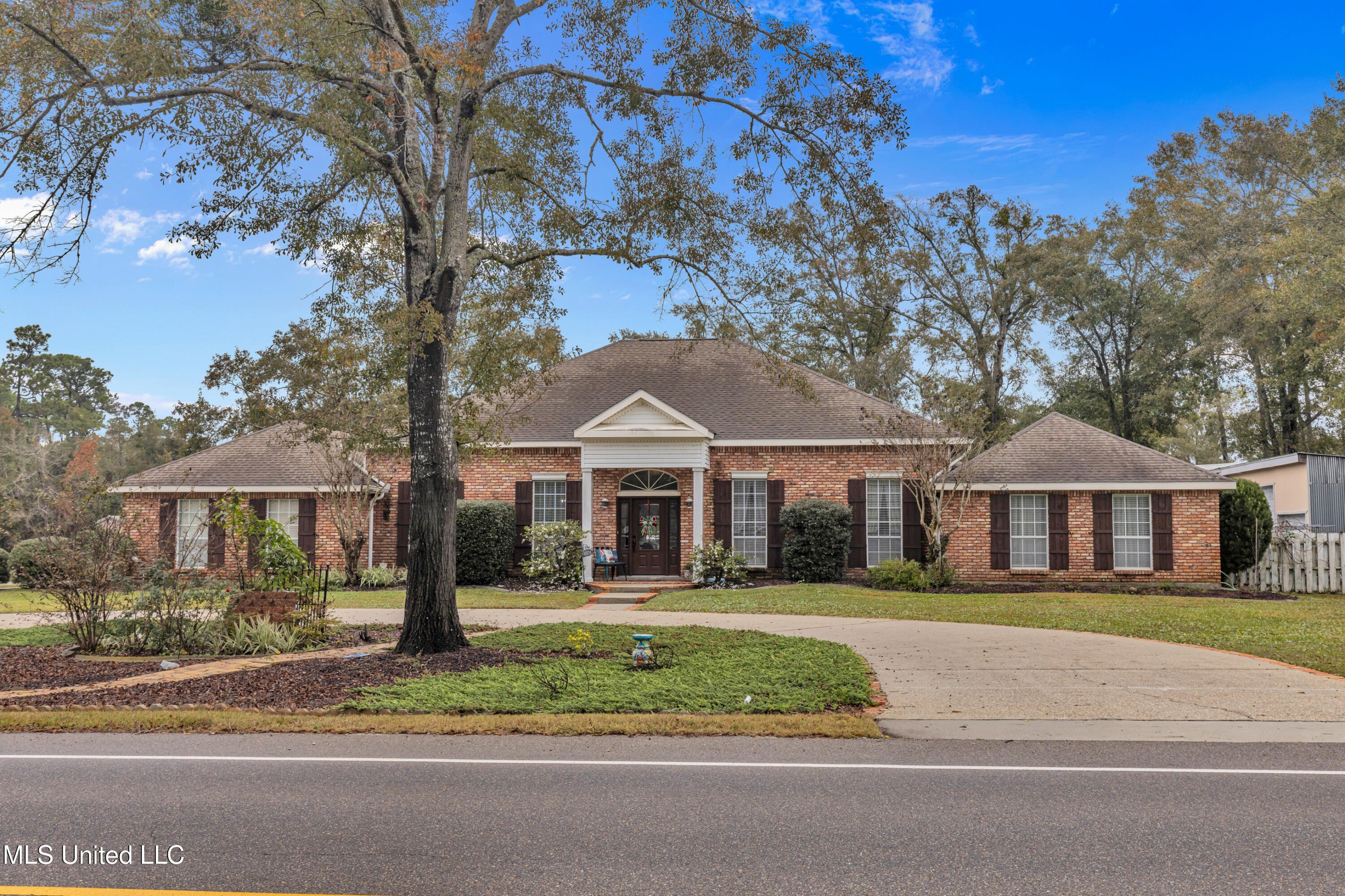 Waveland, Mississippi, 39576, United States, 3 Bedrooms Bedrooms, ,3 BathroomsBathrooms,Residential,For Sale,1942689
