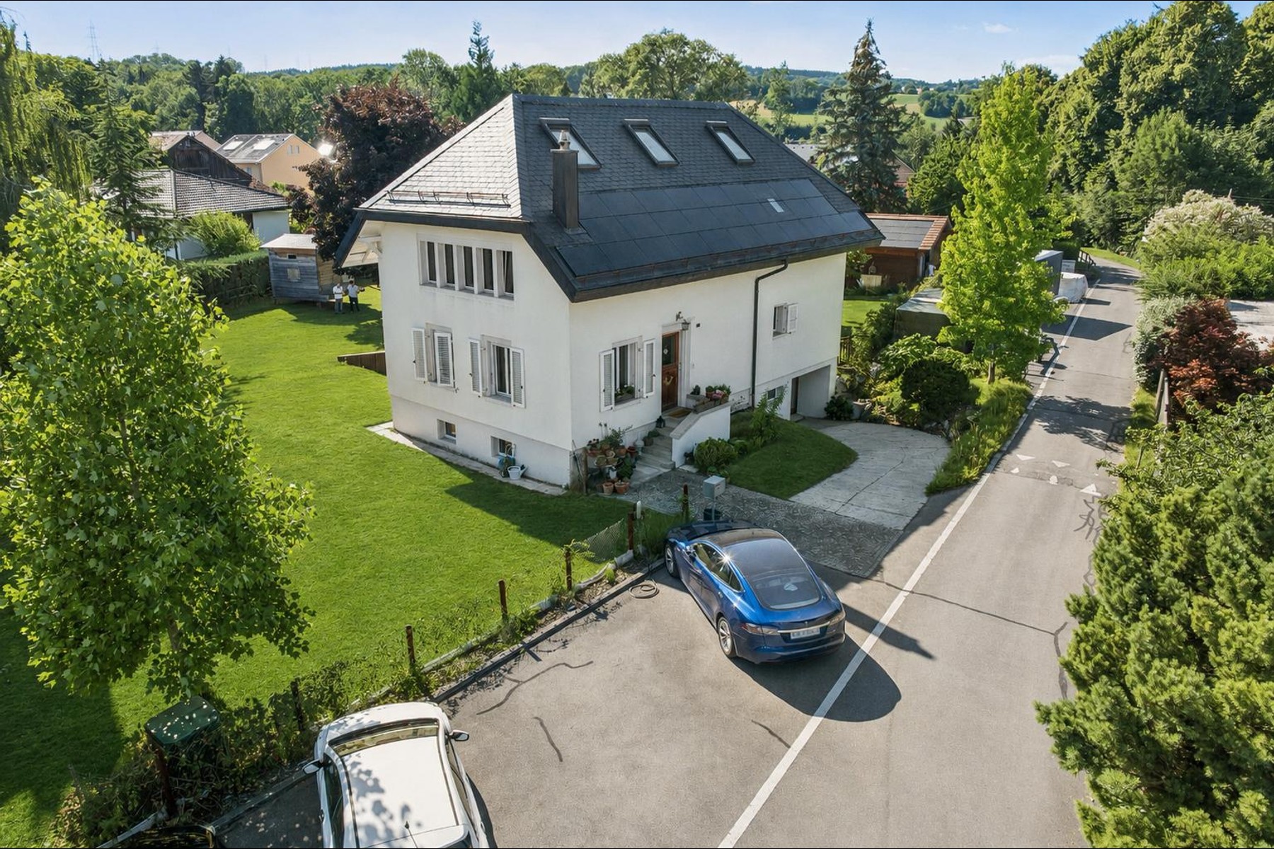 Detached villa on a 2,915 m² lot, with significant solar energy generation and i - 物件實景