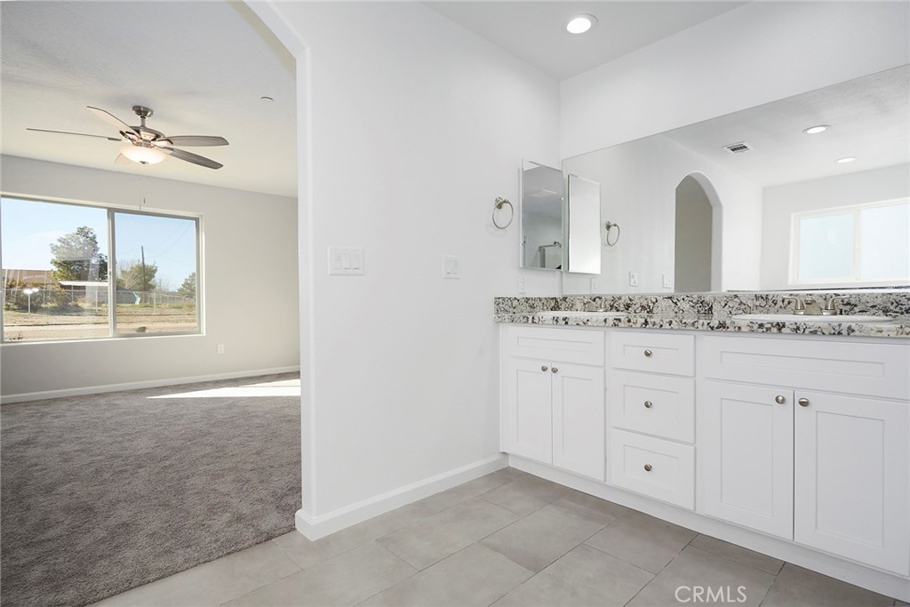 Hesperia, California, 92345, United States, 4 Bedrooms Bedrooms, ,3 BathroomsBathrooms,Residential,For Sale,1877164
