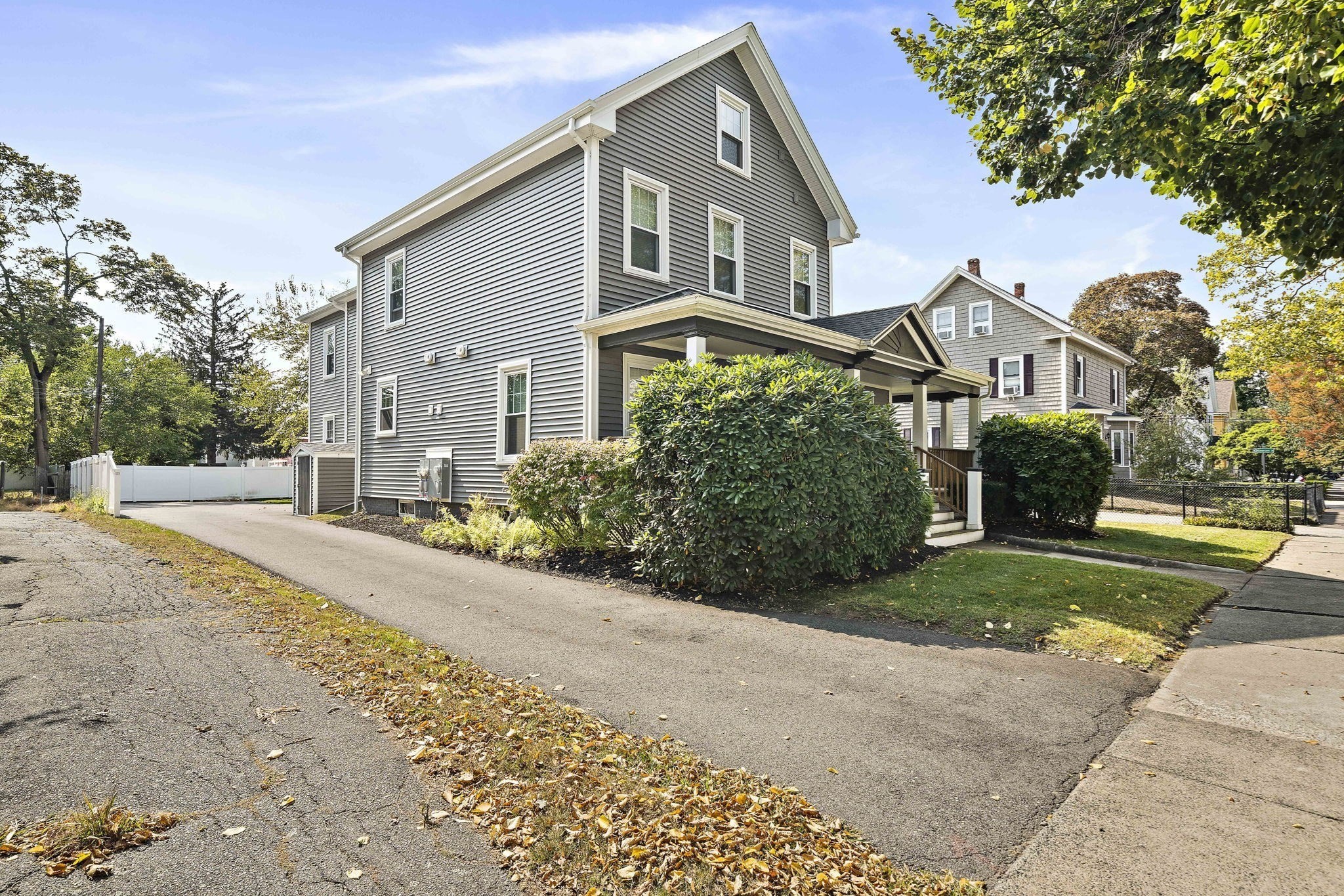 Wakefield, Massachusetts, 01880, United States, 3 Bedrooms Bedrooms, ,2 BathroomsBathrooms,Residential,For Sale,1982541