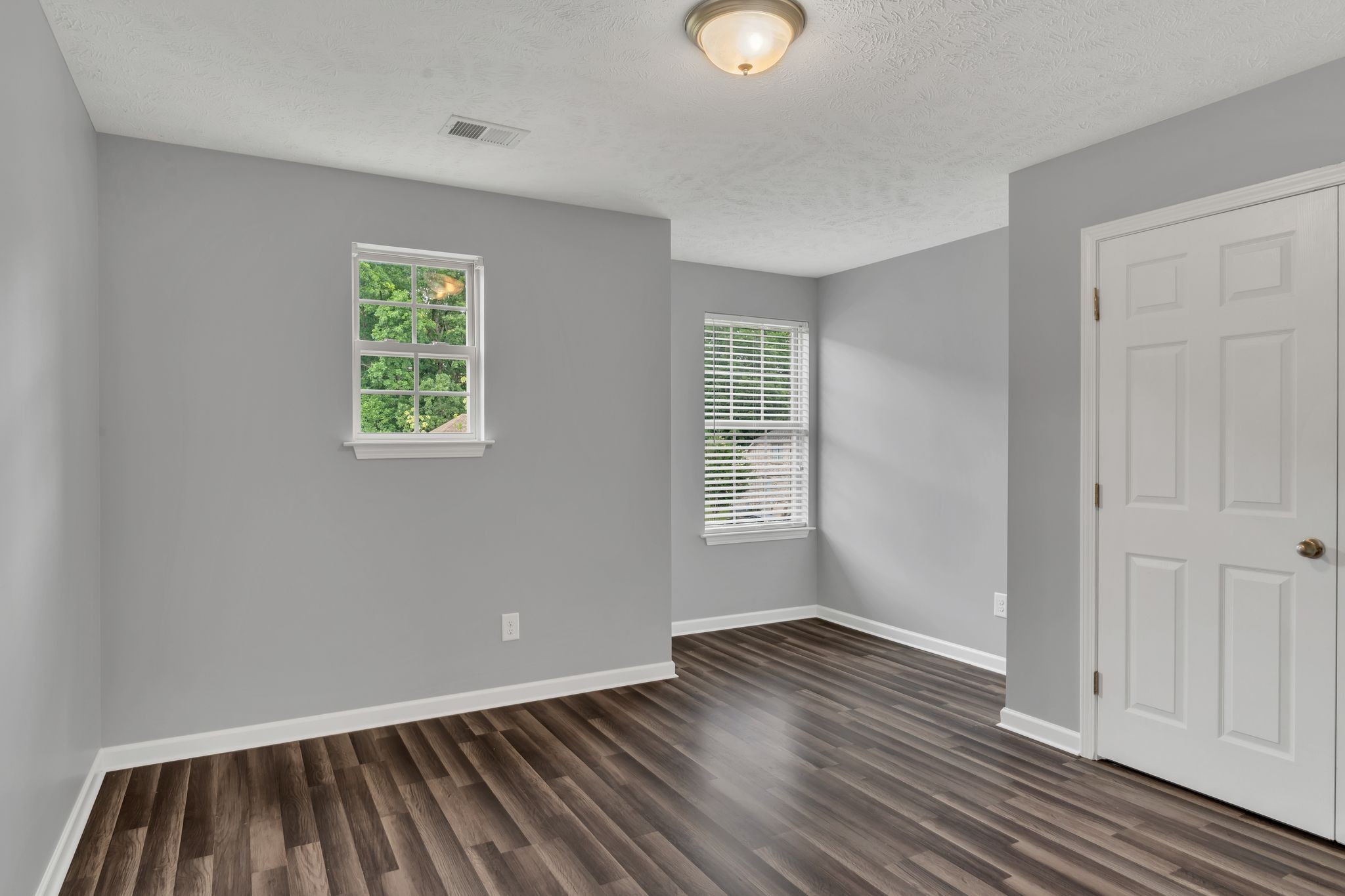 Hendersonville, Tennessee, 37075, United States, 4 Bedrooms Bedrooms, ,3 BathroomsBathrooms,Residential,For Sale,1870626