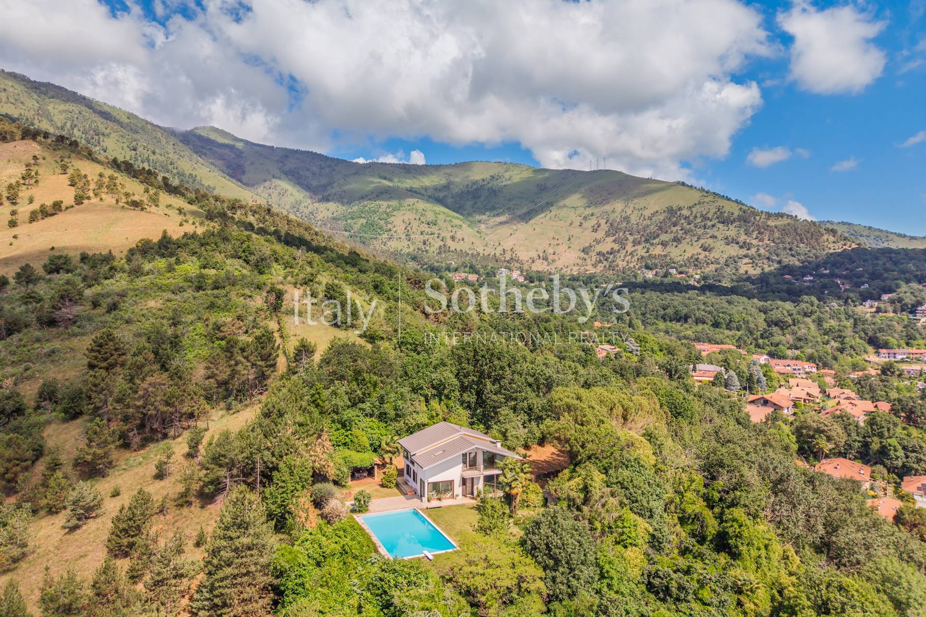  Contemporary villa with swimming pool and private park - 物件實景