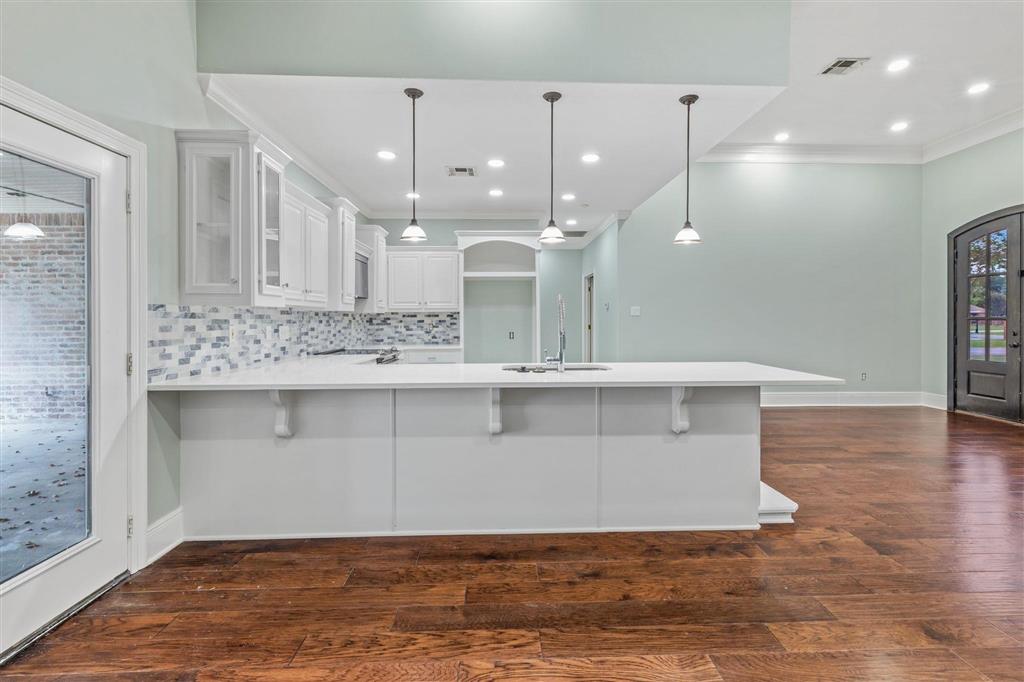 Lake Charles, Louisiana, 70611, United States, 5 Bedrooms Bedrooms, ,5 BathroomsBathrooms,Residential,For Sale,1944572