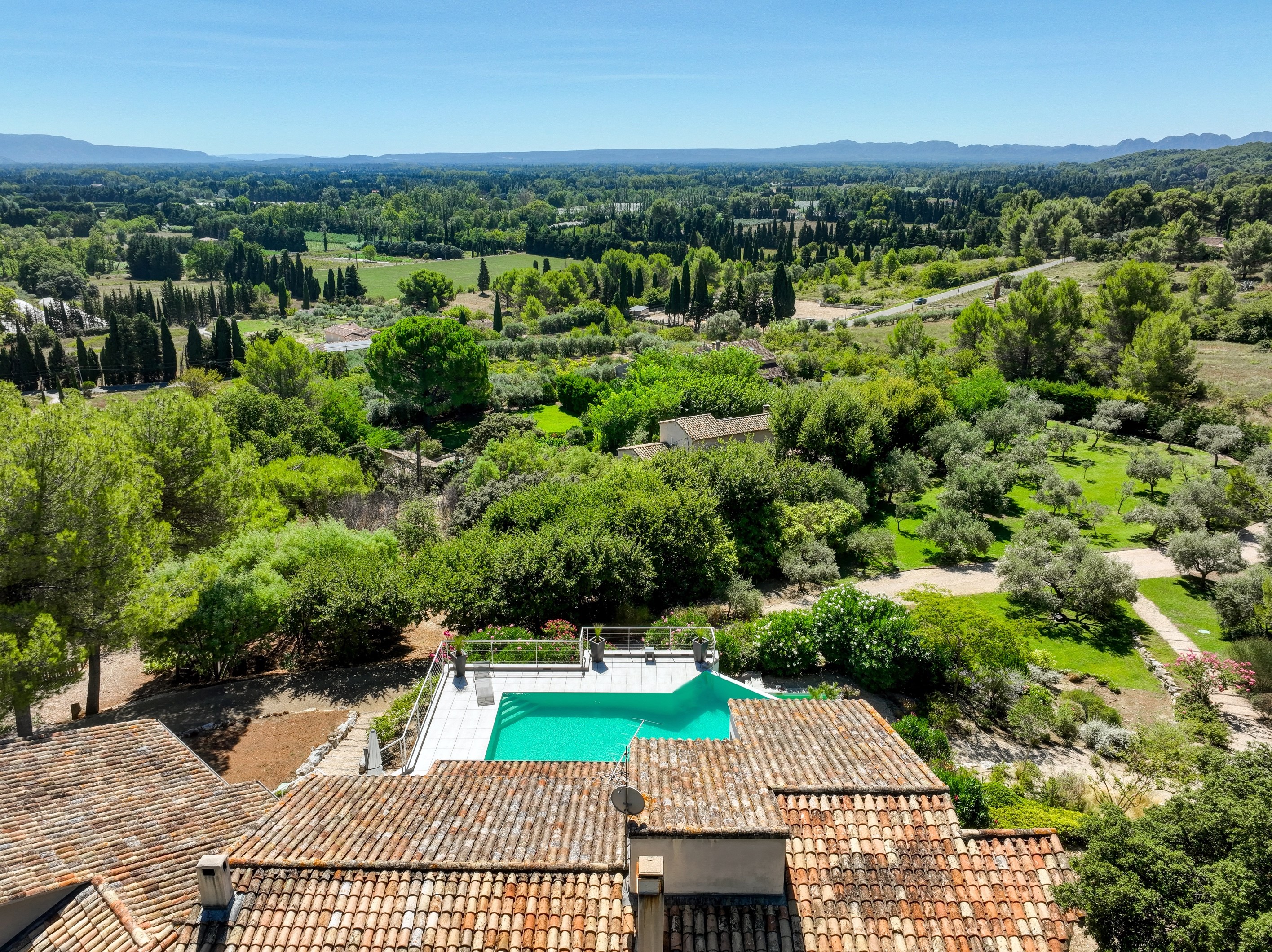  Property with an exceptional panoramic view of the Alpilles and Mont Ventoux. - 物件實景