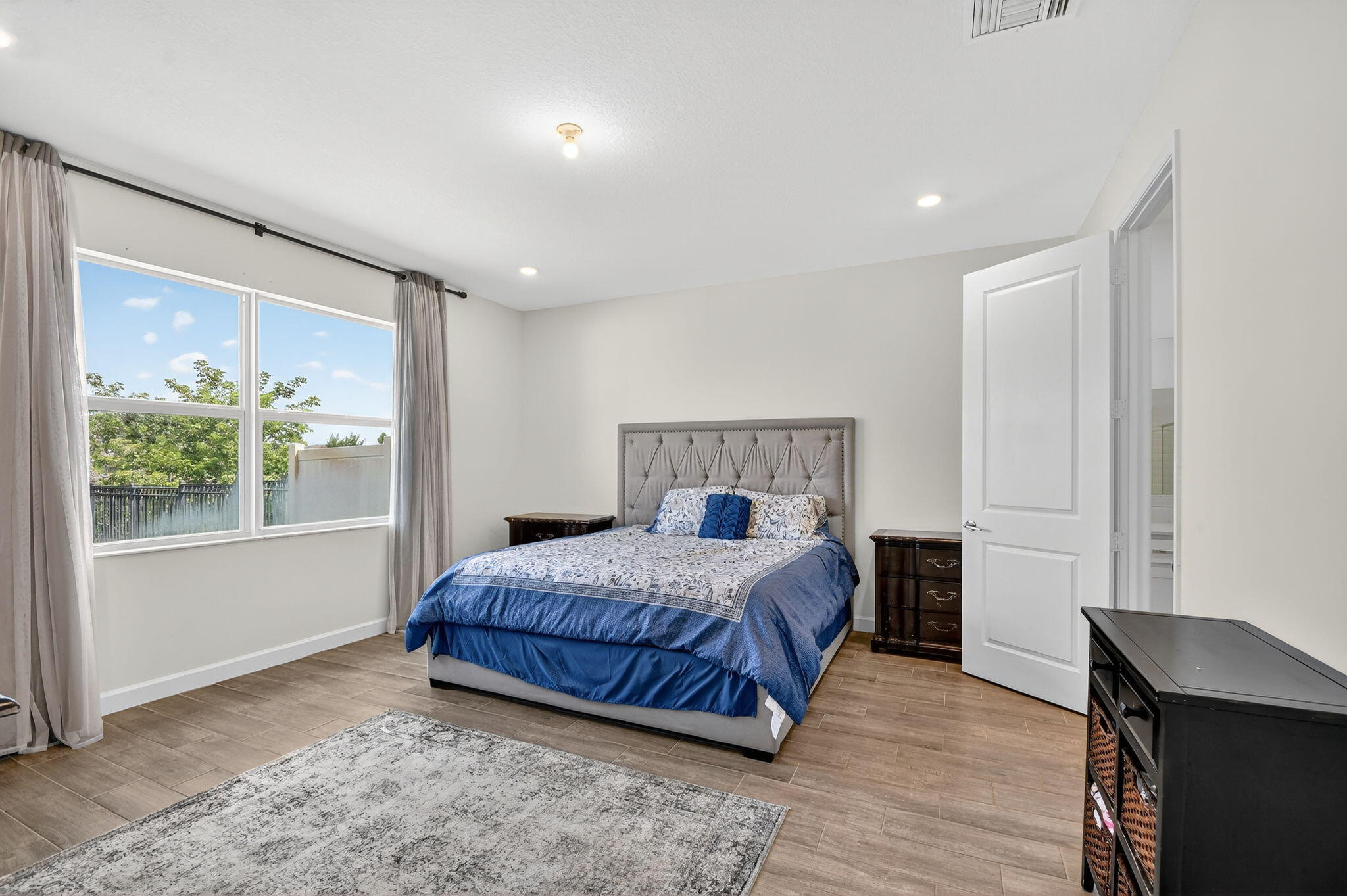 Loxahatchee, Florida, 33470, United States, 5 Bedrooms Bedrooms, ,4 BathroomsBathrooms,Residential,For Sale,1988065