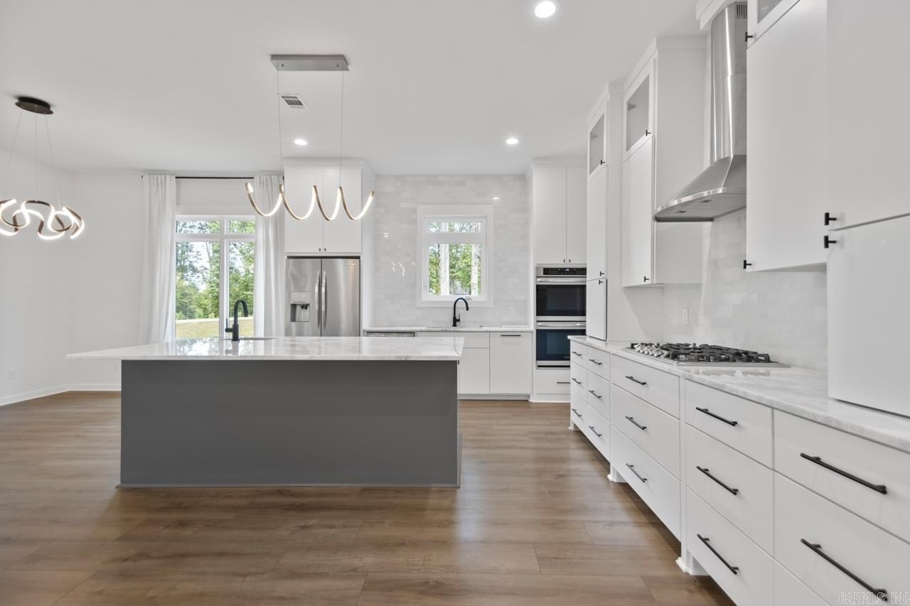 Bryant, Arkansas, 72022, United States, 5 Bedrooms Bedrooms, ,5 BathroomsBathrooms,Residential,For Sale,1978792