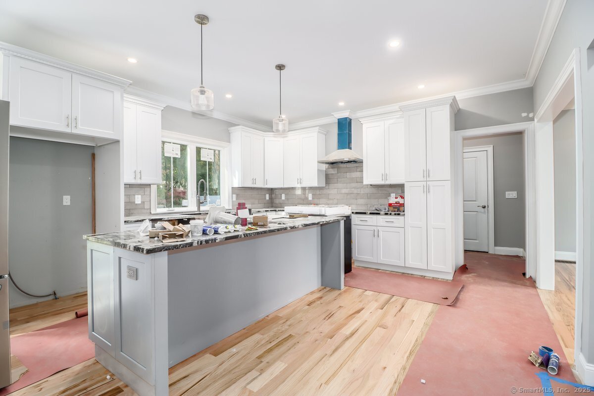 New Milford, Connecticut, 06776, United States, 4 Bedrooms Bedrooms, ,3 BathroomsBathrooms,Residential,For Sale,1896201