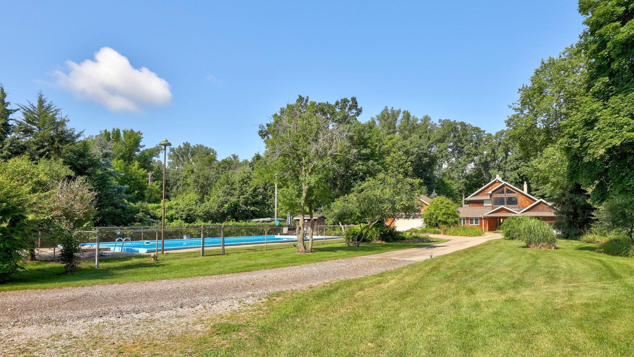 Vassar, Michigan, 49768, United States, 3 Bedrooms Bedrooms, ,4 BathroomsBathrooms,Residential,For Sale,1976339