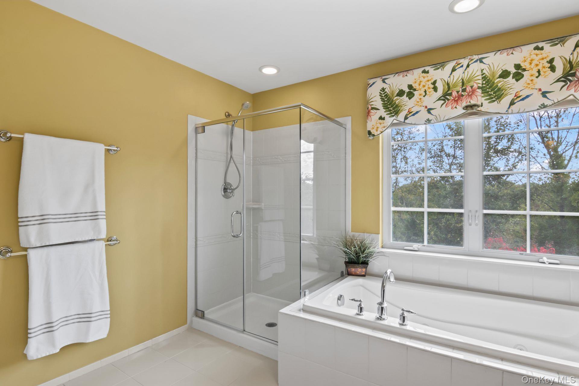 Mount Sinai, New York, 11766, United States, 4 Bedrooms Bedrooms, ,3 BathroomsBathrooms,Residential,For Sale,1934193
