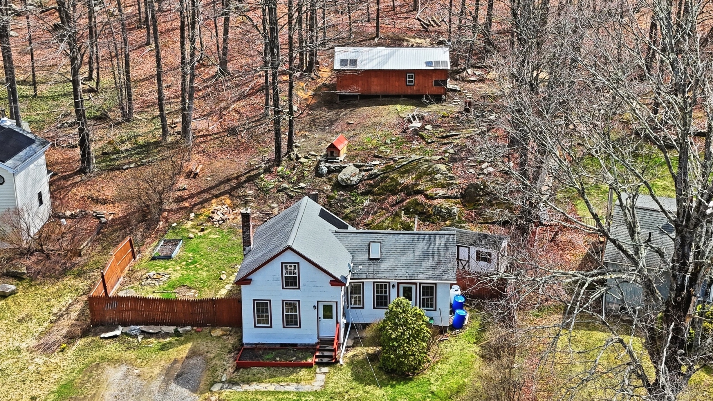  Historic Berkshire Homestead with Solar Barn, Trails, & Modern Efficiency - 物件實景