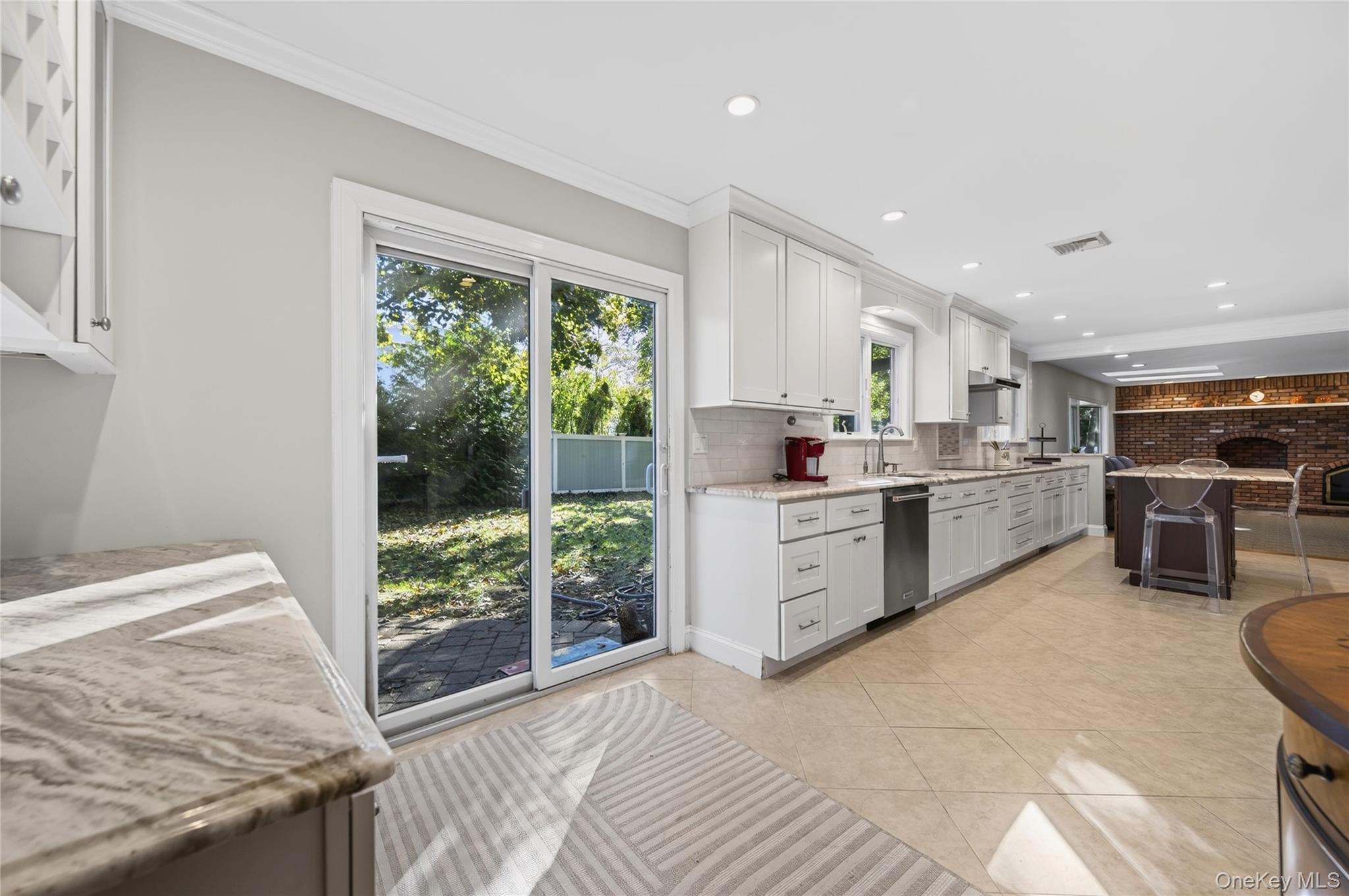  2 Rockrose Lane, East Northport, NY, 11731 - 物件實景
