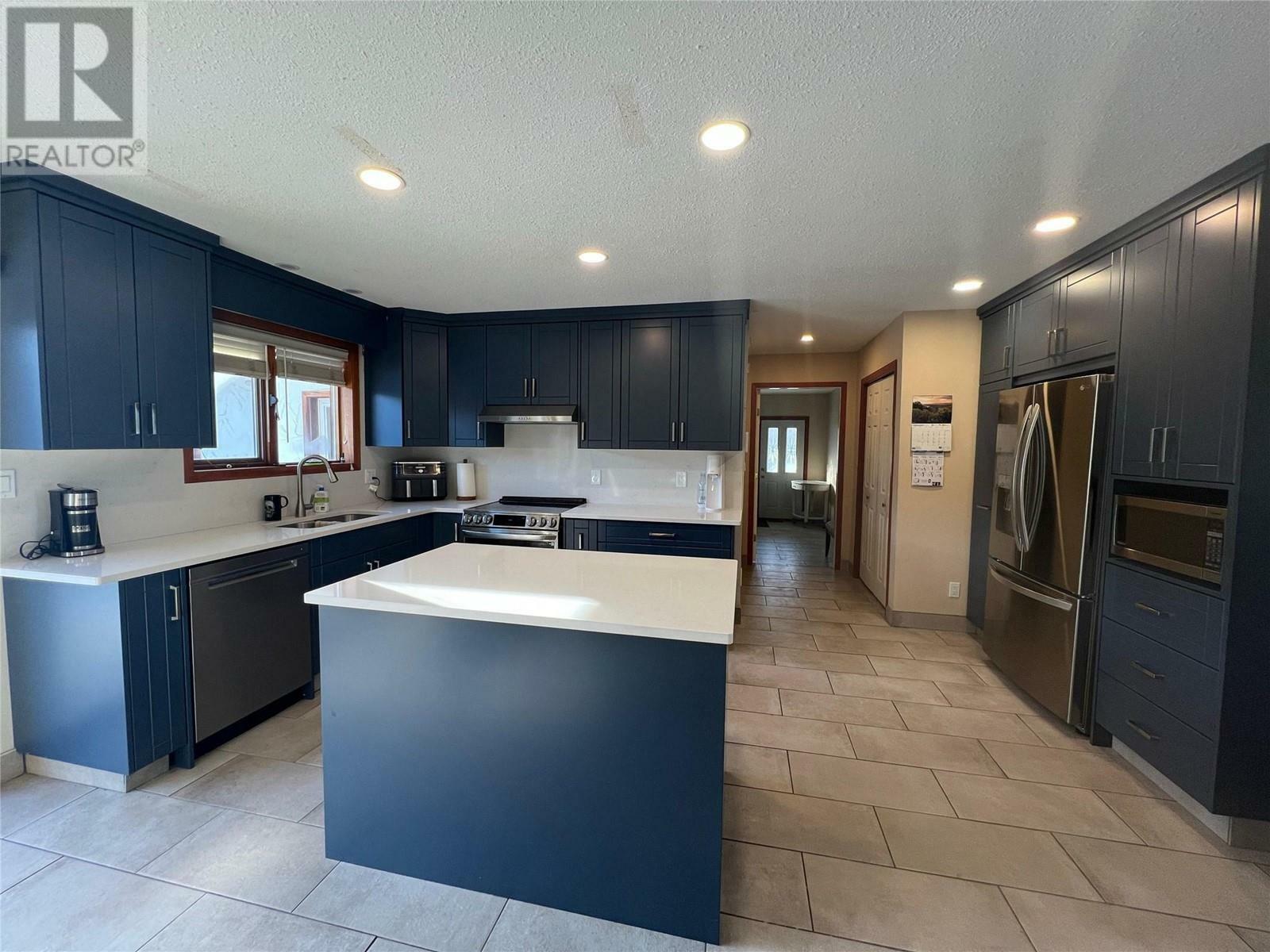 KAMLOOPS, British Columbia, V2C 1B3, CA, 4 Bedrooms Bedrooms, ,3 BathroomsBathrooms,Residential,For Sale,1839127