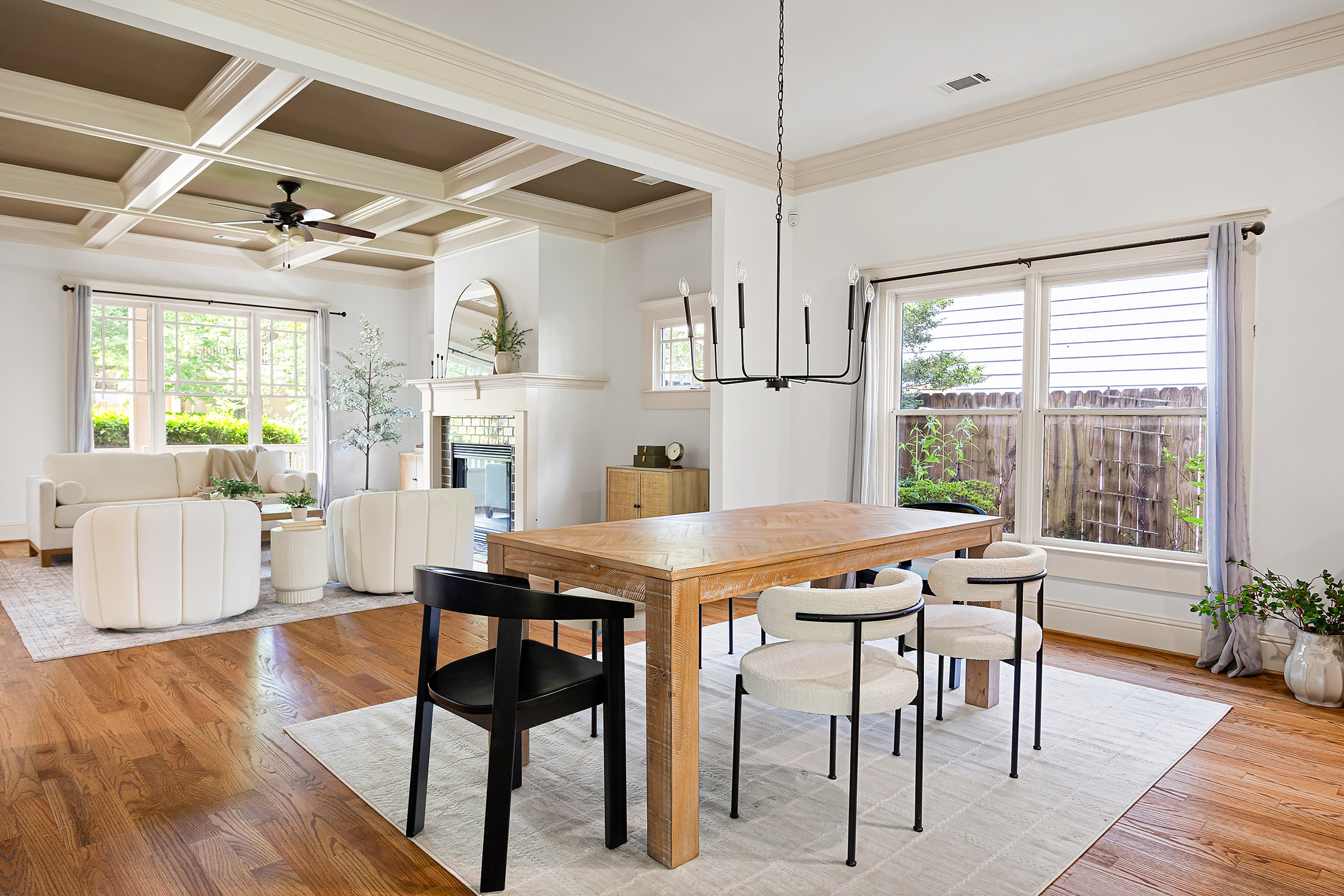  Spacious Living Meets Modern Convenience - 物件實景