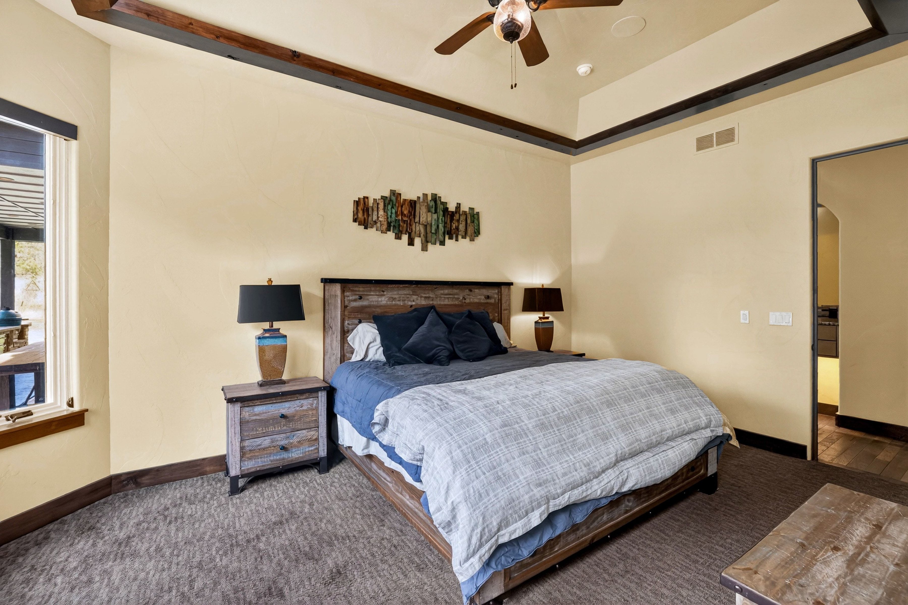  Stunning Home with Payette River Frontage on 2.66 Acres in McCall, Idaho - 物件實景