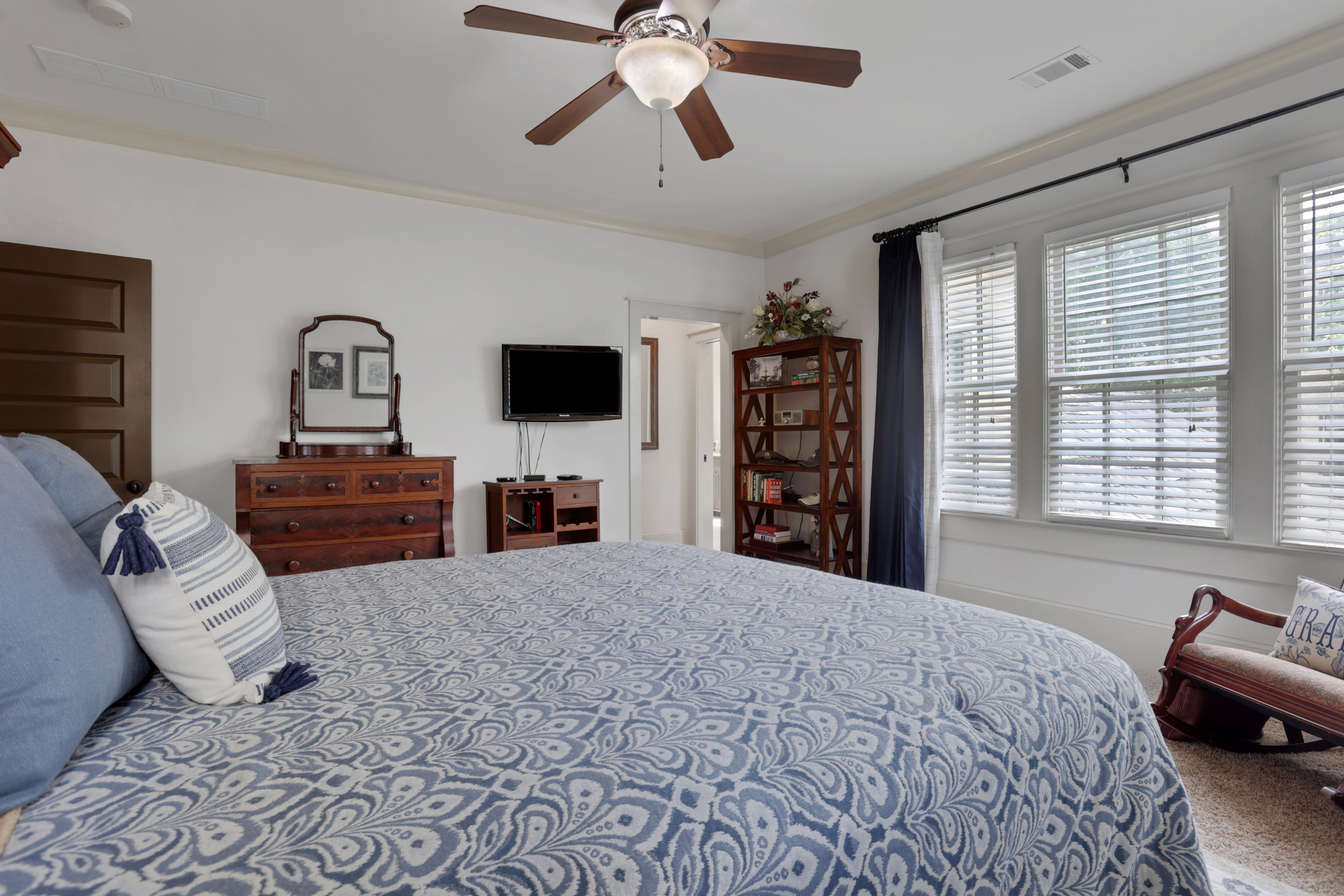  Stunning Six Bedroom Home Near Marietta Square - 物件實景