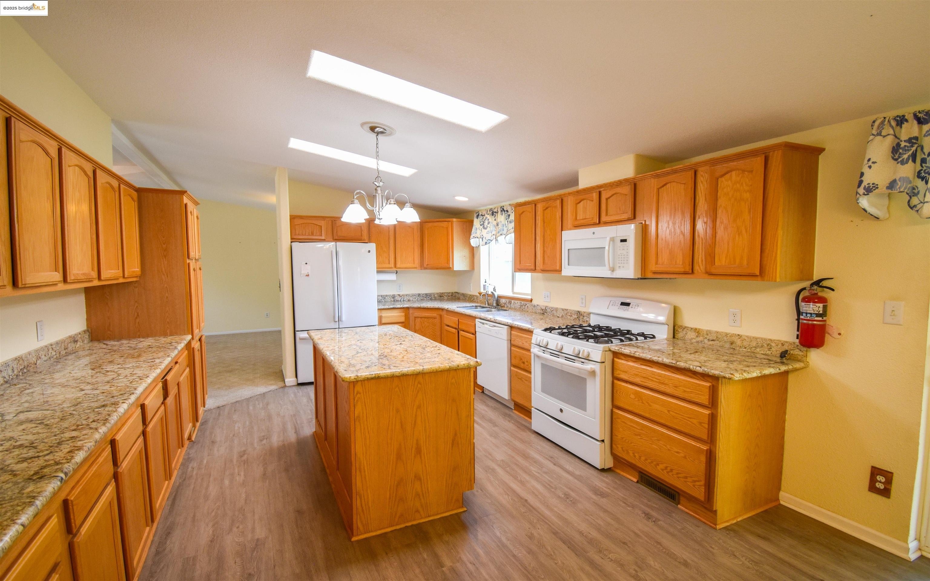 Columbia, California, 95310, United States, 3 Bedrooms Bedrooms, ,2 BathroomsBathrooms,Residential,For Sale,1941658