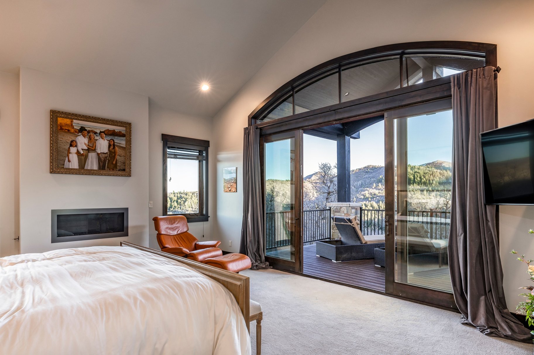  Views, Privacy and Main Level Living in a Gated Community - 物件實景
