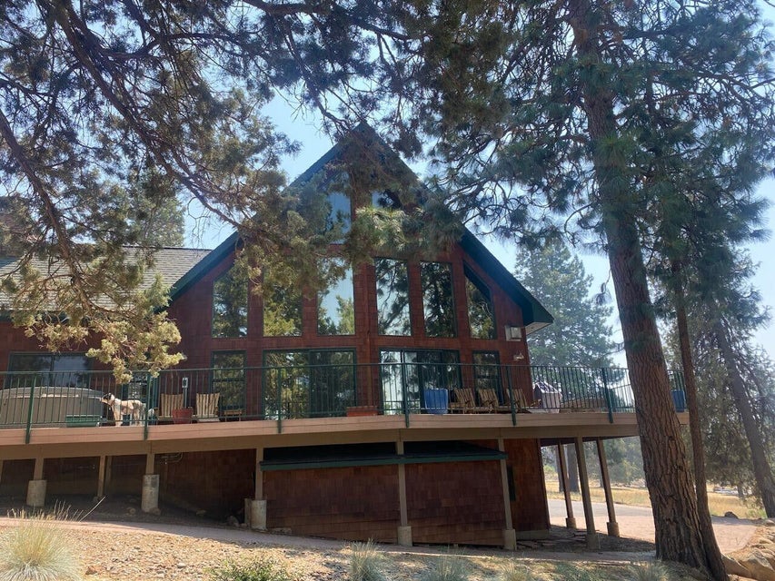 KLAMATH FALLS, Oregon, 97601, United States, 3 Bedrooms Bedrooms, ,3 BathroomsBathrooms,Residential,For Sale,1973852