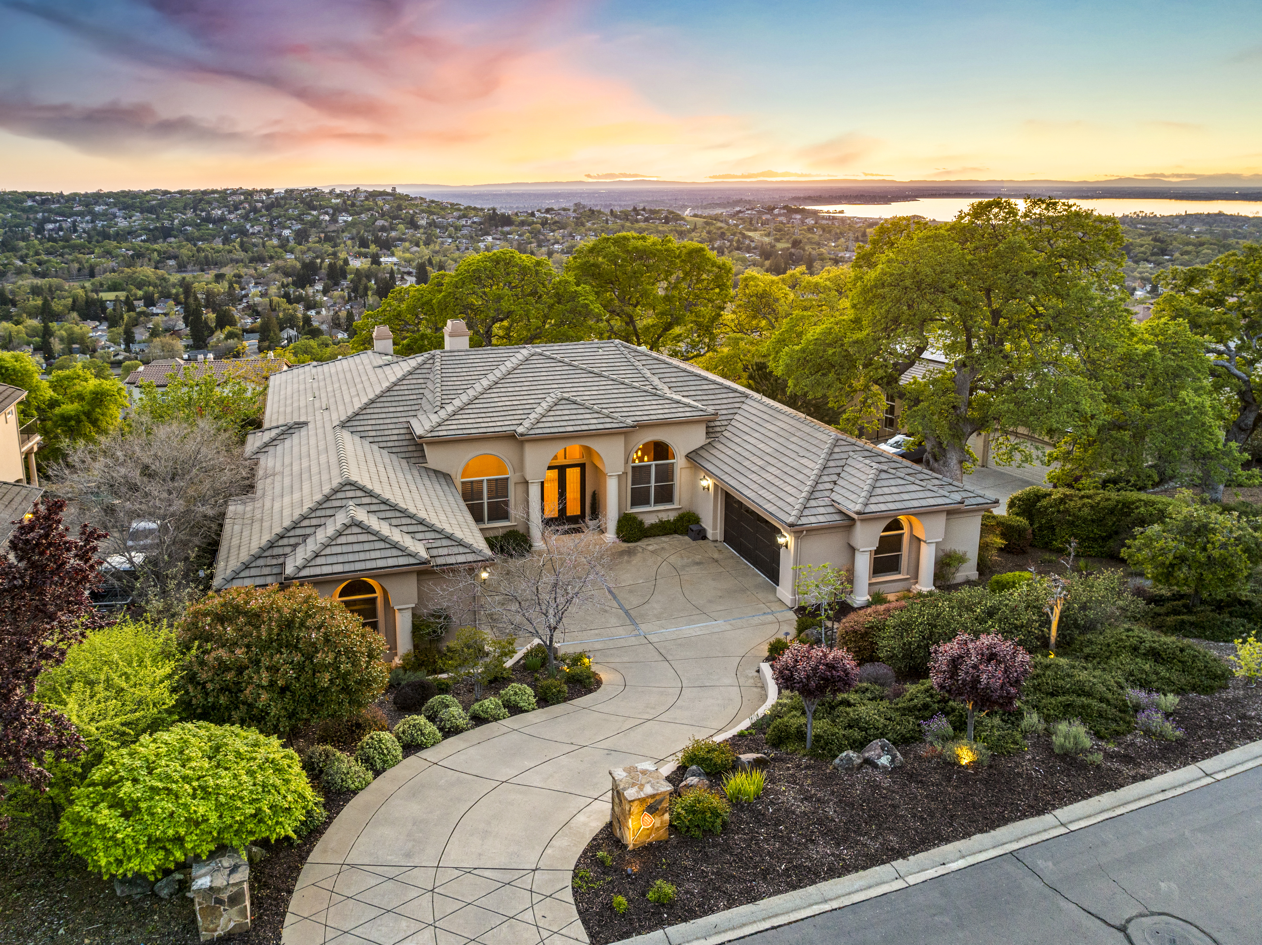 5520 Sur Mer Drive, El Dorado Hills, CA 95762