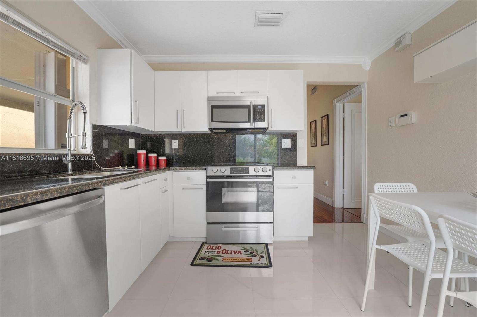 Sunrise, Florida, 33323, United States, 3 Bedrooms Bedrooms, ,3 BathroomsBathrooms,Residential,For Sale,1848108