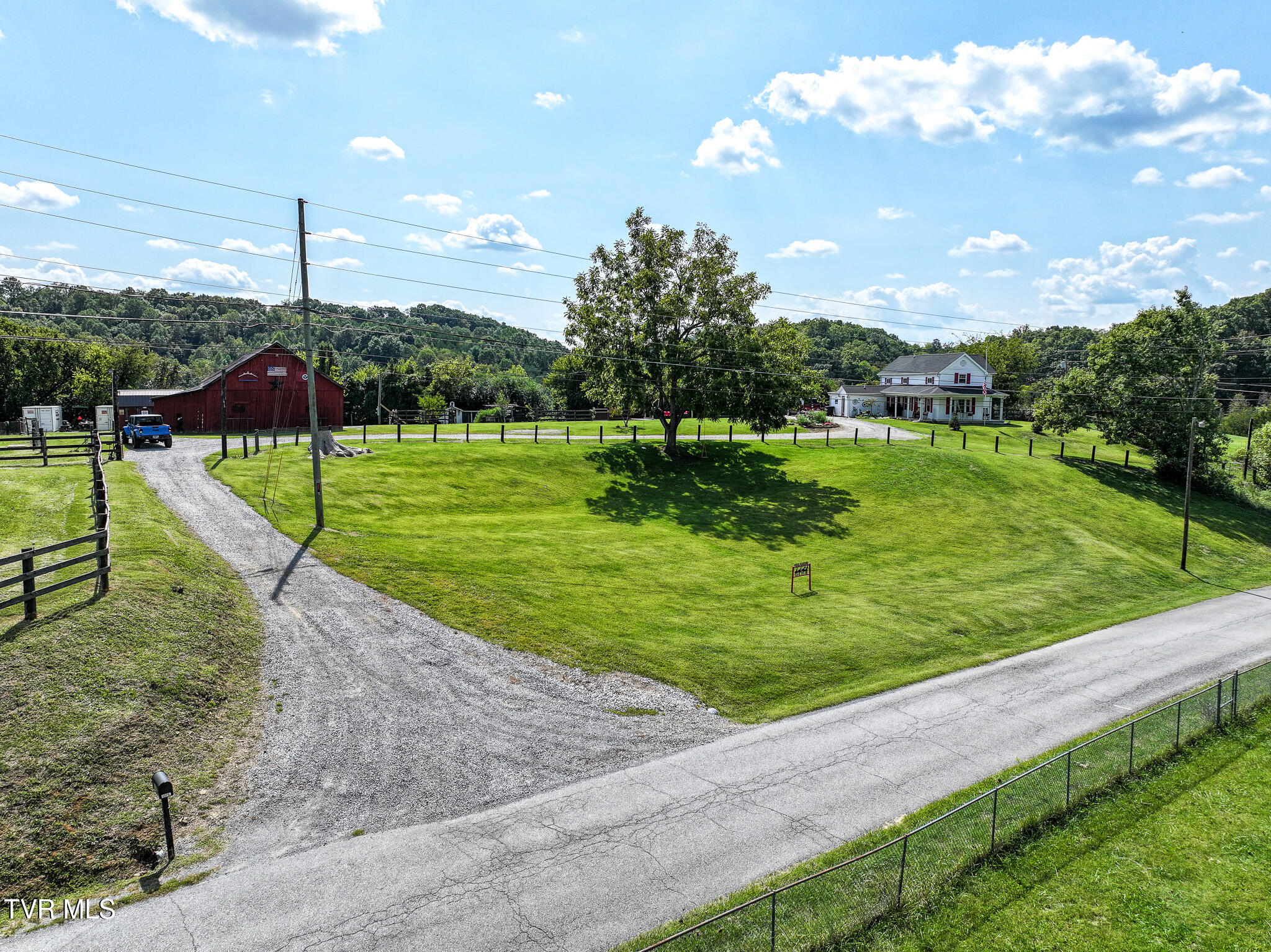Greeneville, Tennessee, 37745, United States, 3 Bedrooms Bedrooms, ,3 BathroomsBathrooms,Residential,For Sale,2039547
