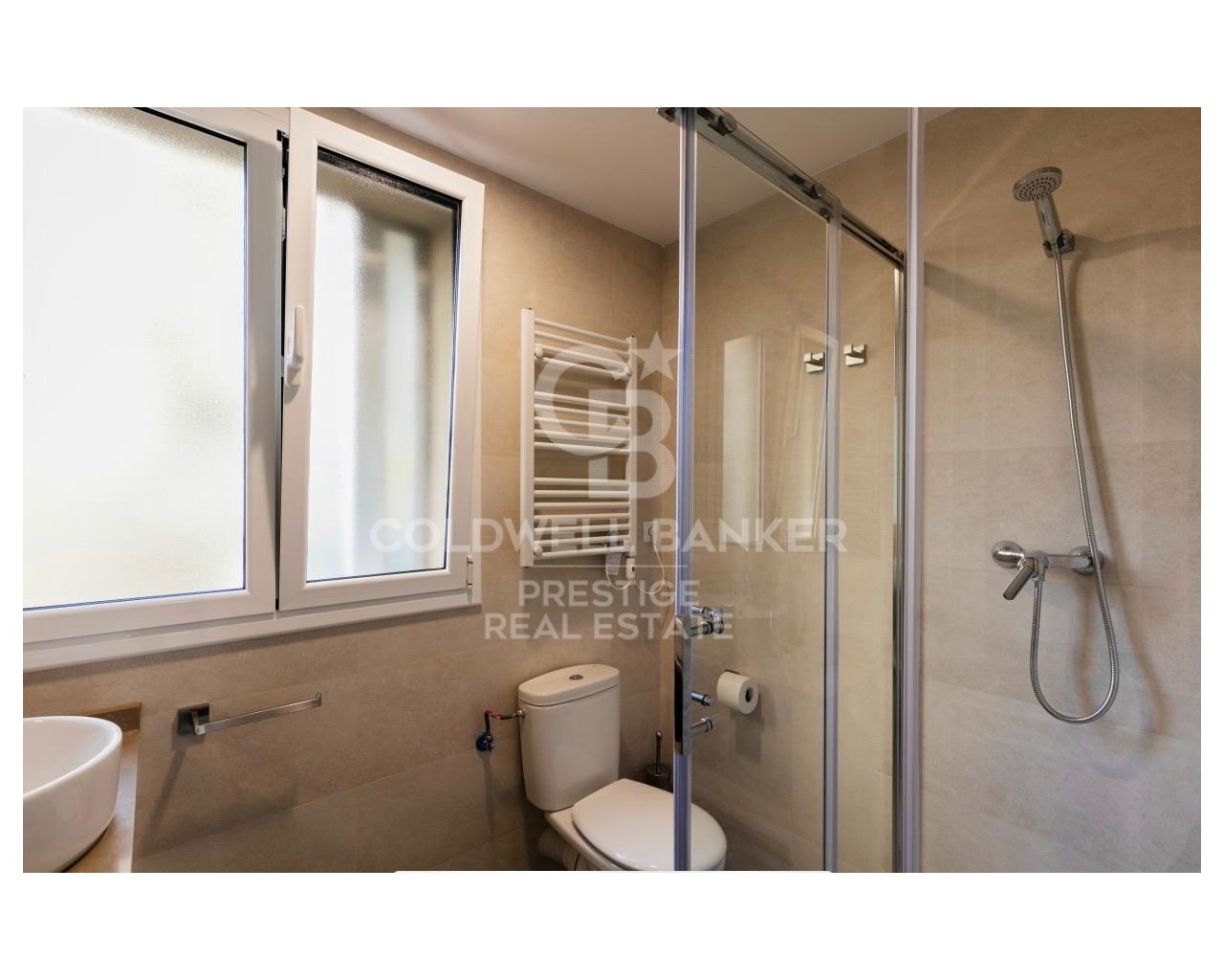 Barcelona, Catalonia, ES, 4 Bedrooms Bedrooms, ,2 BathroomsBathrooms,Residential,For Sale,1752141