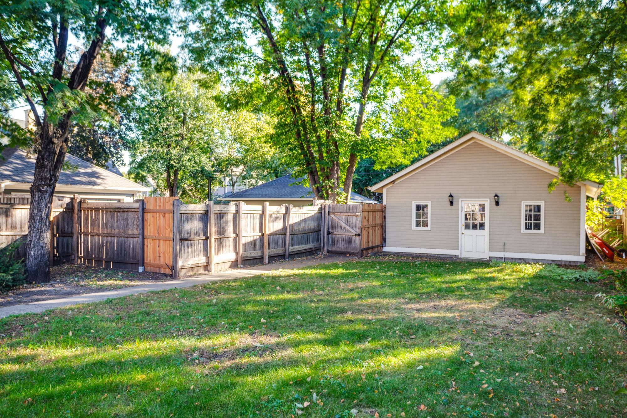 Minneapolis, Minnesota, 55408, United States, 5 Bedrooms Bedrooms, ,2 BathroomsBathrooms,Residential,For Sale,1960764