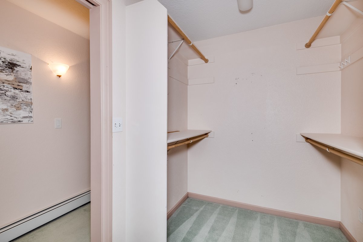 Cheyenne, Wyoming, 82009, United States, 5 Bedrooms Bedrooms, ,3 BathroomsBathrooms,Residential,For Sale,1981305