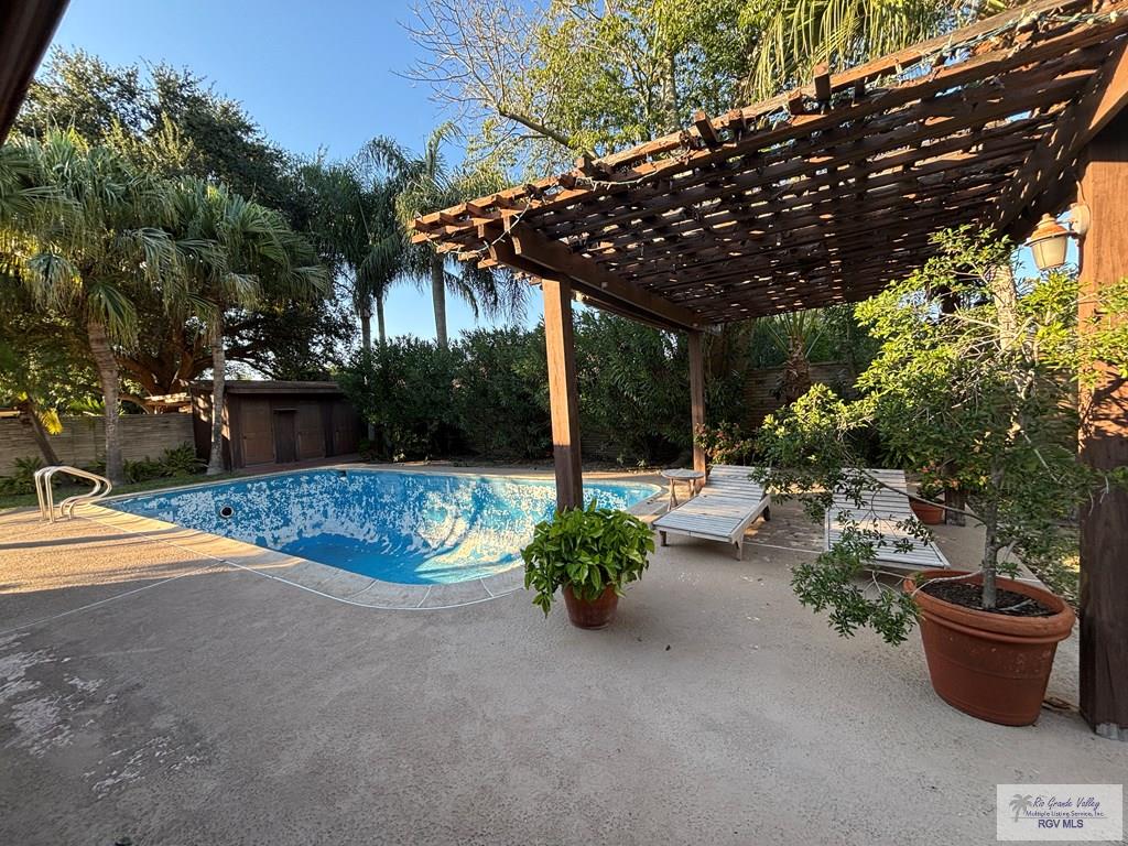 Brownsville, Texas, 78521, United States, 4 Bedrooms Bedrooms, ,4 BathroomsBathrooms,Residential,For Sale,1991275