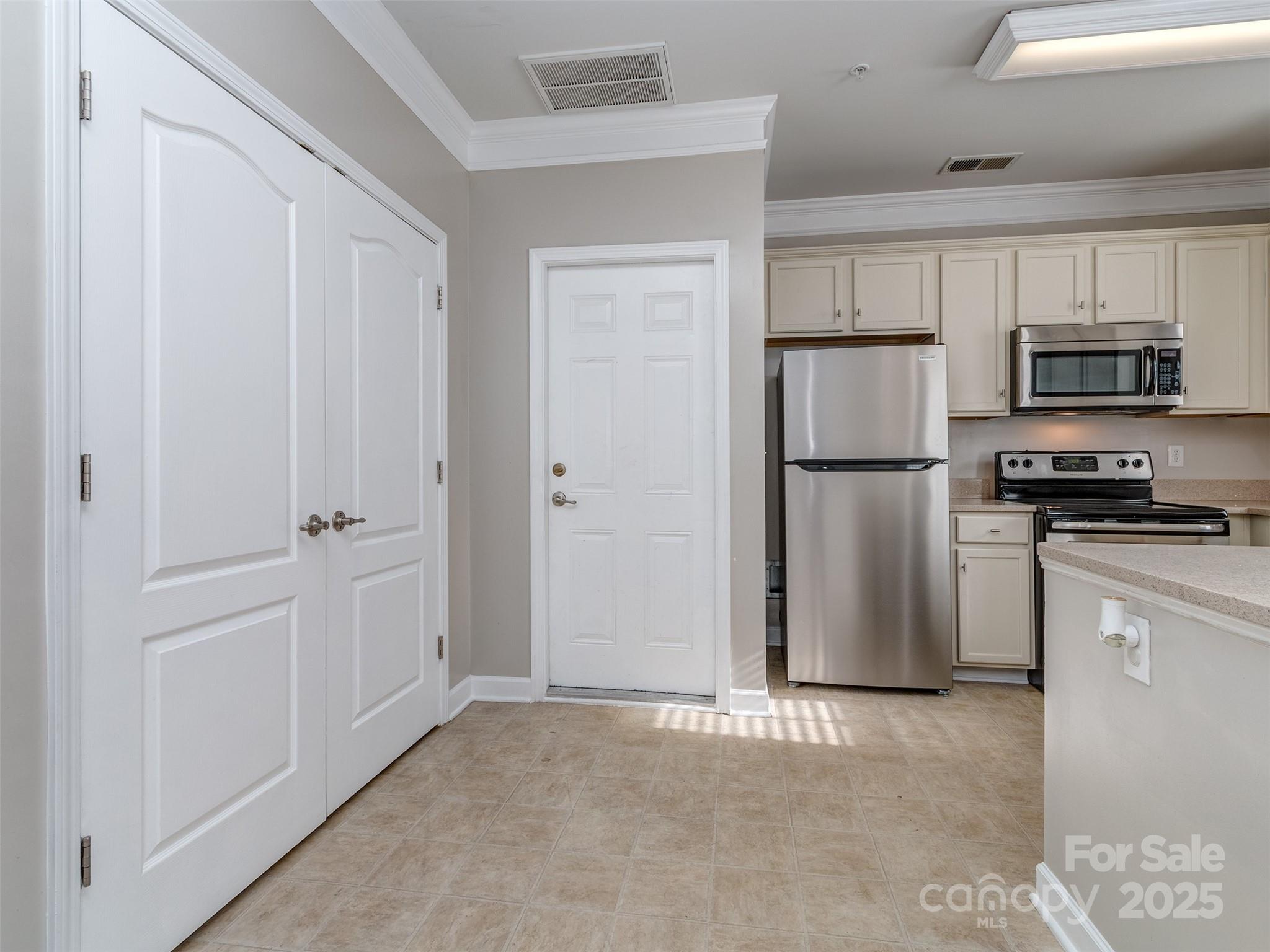 Charlotte, North Carolina, 28273, United States, 3 Bedrooms Bedrooms, ,4 BathroomsBathrooms,Residential,For Sale,1956381