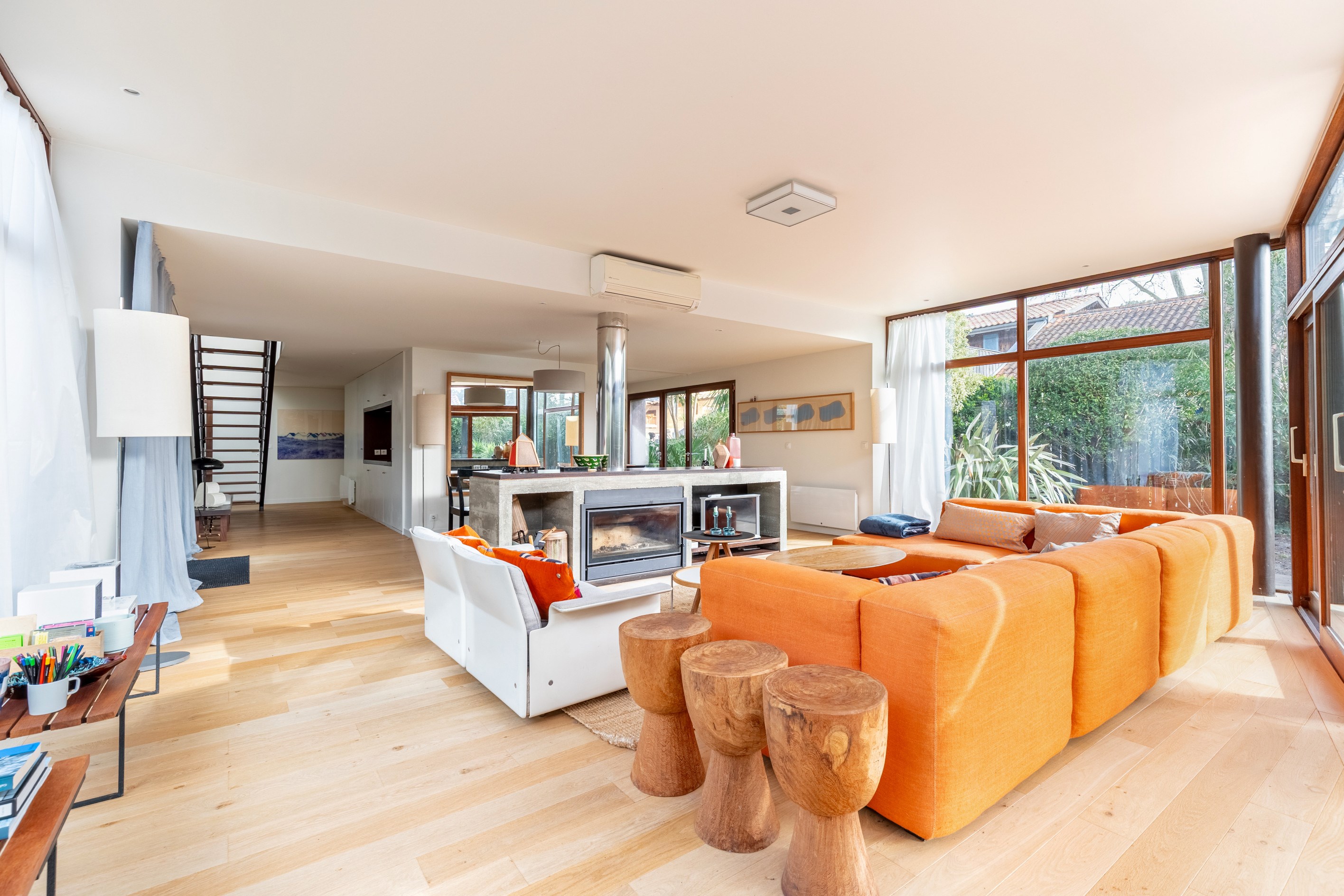  CAP FERRET PENINSULA - ARCHITECT-DESIGNED VILLA WITH VIEW OF THE BASSIN D