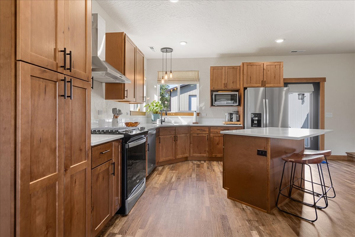Sagle, Idaho, 83860, United States, 4 Bedrooms Bedrooms, ,3 BathroomsBathrooms,Residential,For Sale,1824083