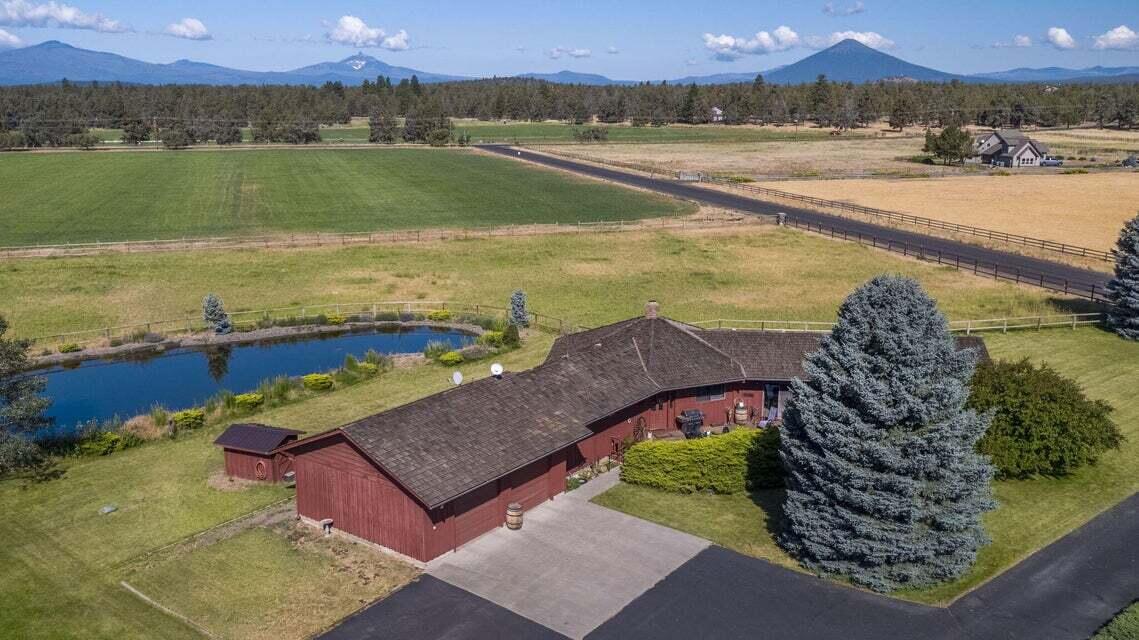 Sisters, Oregon, 97759, United States, 3 Bedrooms Bedrooms, ,3 BathroomsBathrooms,Residential,For Sale,1917351