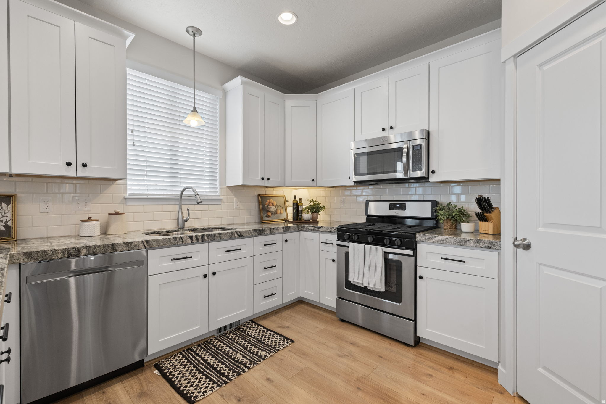 Eagle Mountain, Utah, 84005, United States, 5 Bedrooms Bedrooms, ,4 BathroomsBathrooms,Residential,For Sale,2003166