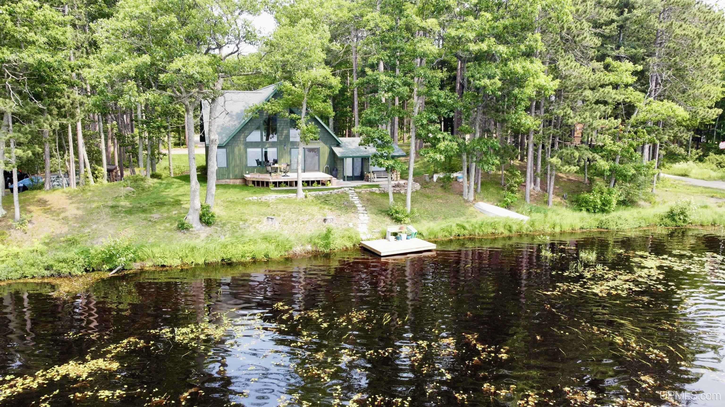 Marquette, Michigan, 49855, United States, 2 Bedrooms Bedrooms, ,4 BathroomsBathrooms,Residential,For Sale,1892873