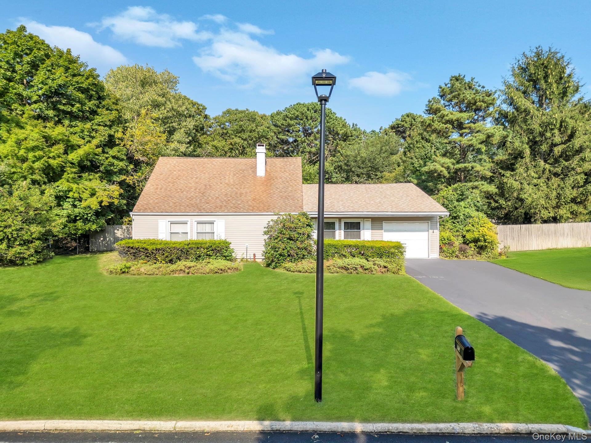 Medford, New York, 11763, United States, 5 Bedrooms Bedrooms, ,2 BathroomsBathrooms,Residential,For Sale,1926312