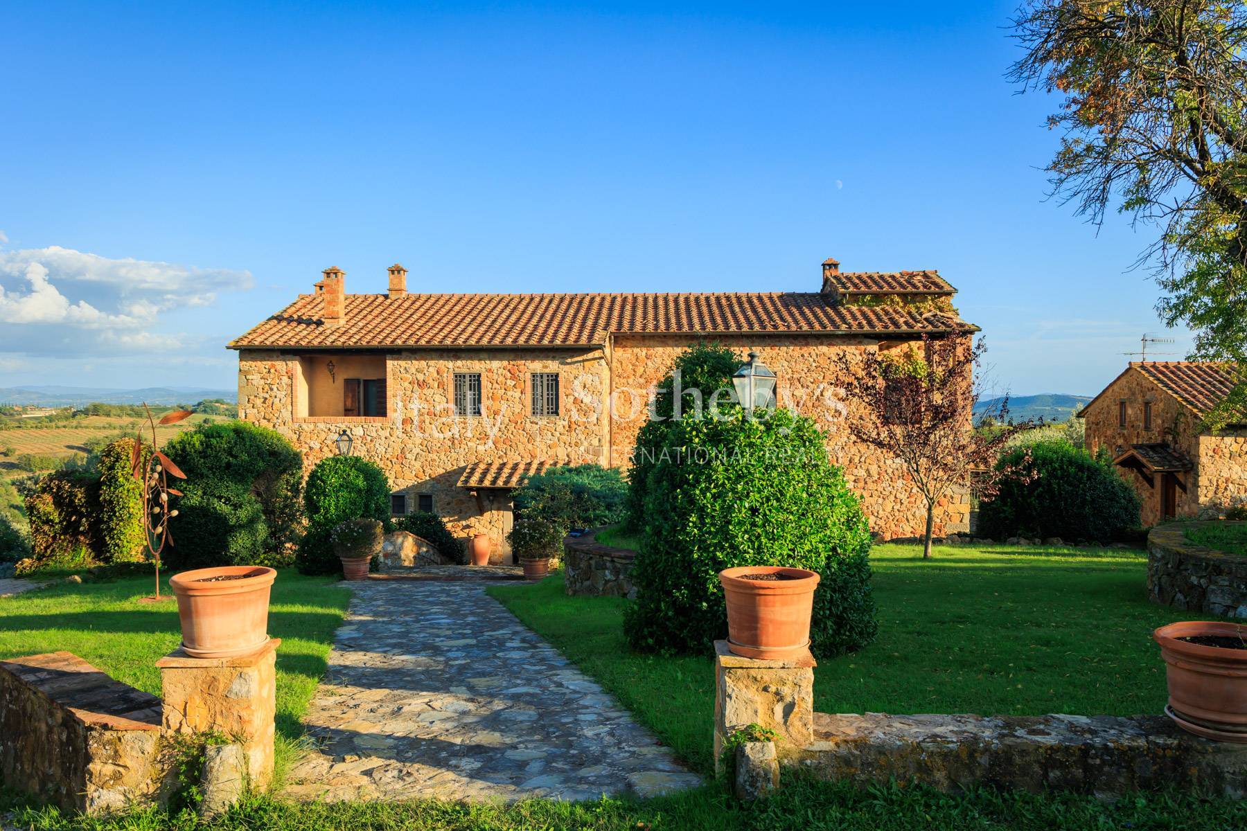  Historic farmhouse with olive grove and vineyard - 物件實景