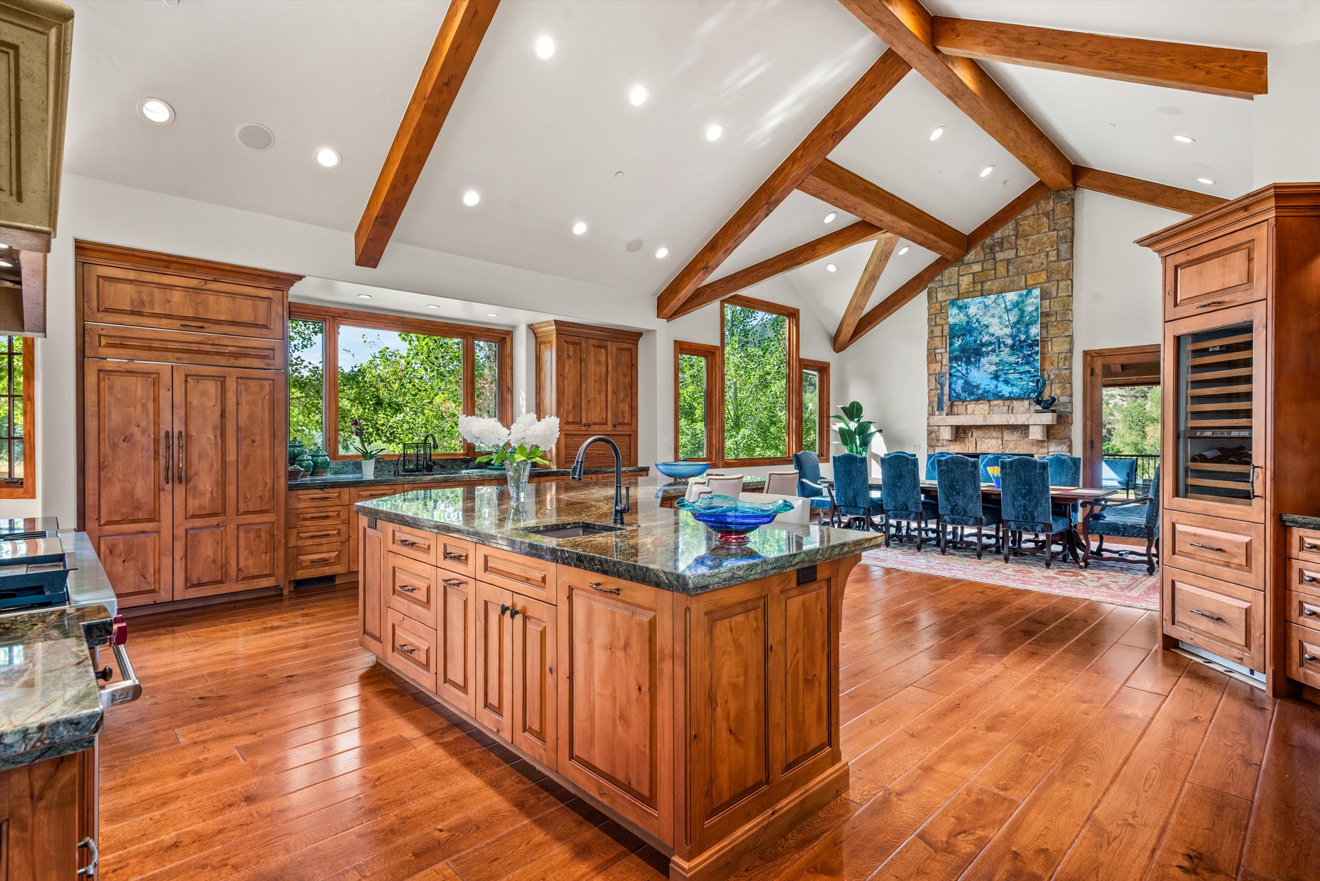  An Exceptional River-View Estate in Aspen Glen - 物件實景