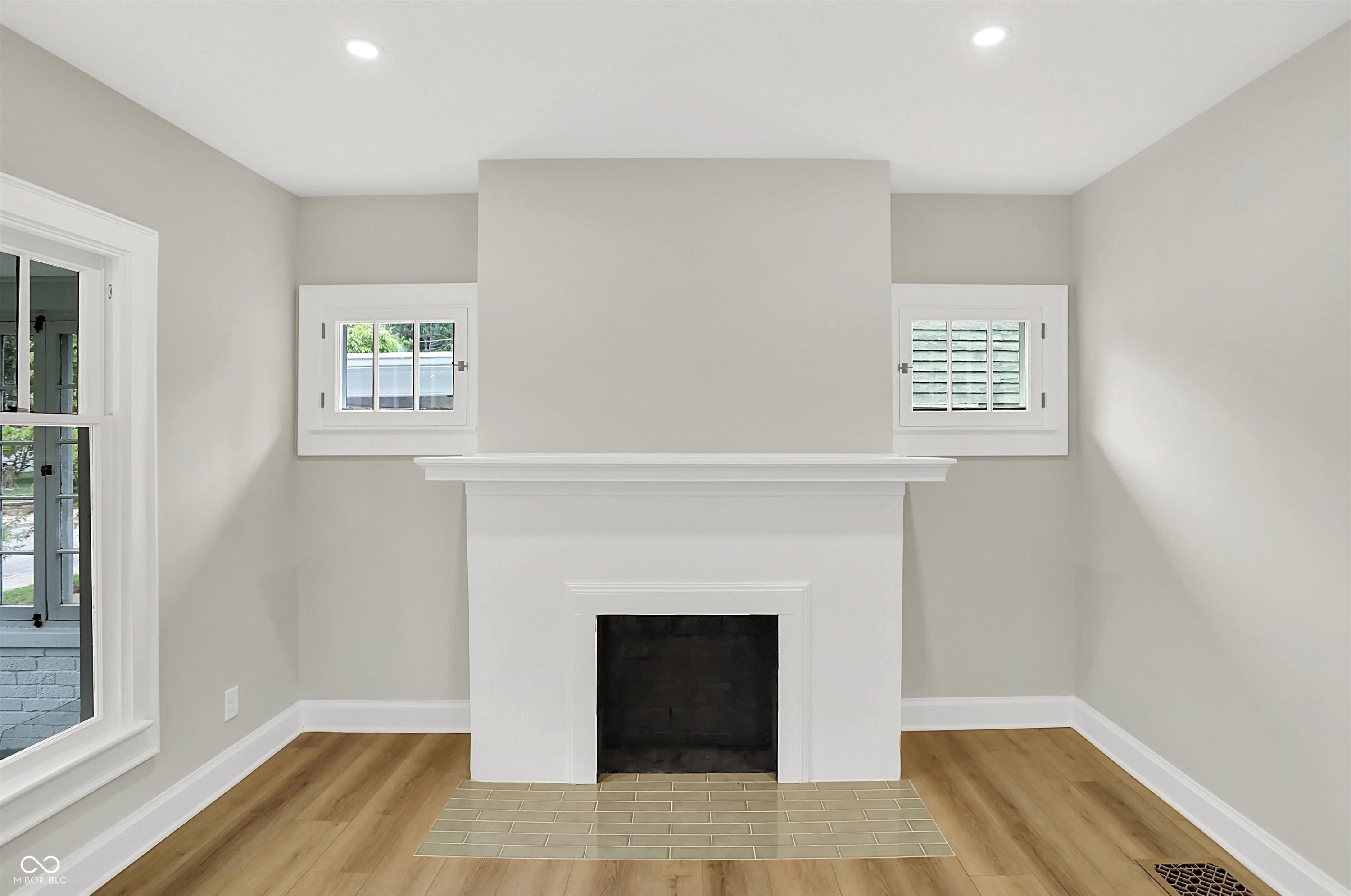 Indianapolis, Indiana, 46205, United States, 3 Bedrooms Bedrooms, ,3 BathroomsBathrooms,Residential,For Sale,1982816