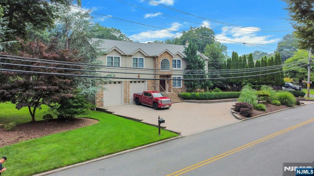 Old Tappan, New Jersey, 07675, United States, 4 Bedrooms Bedrooms, ,3 BathroomsBathrooms,Residential,For Sale,1906748