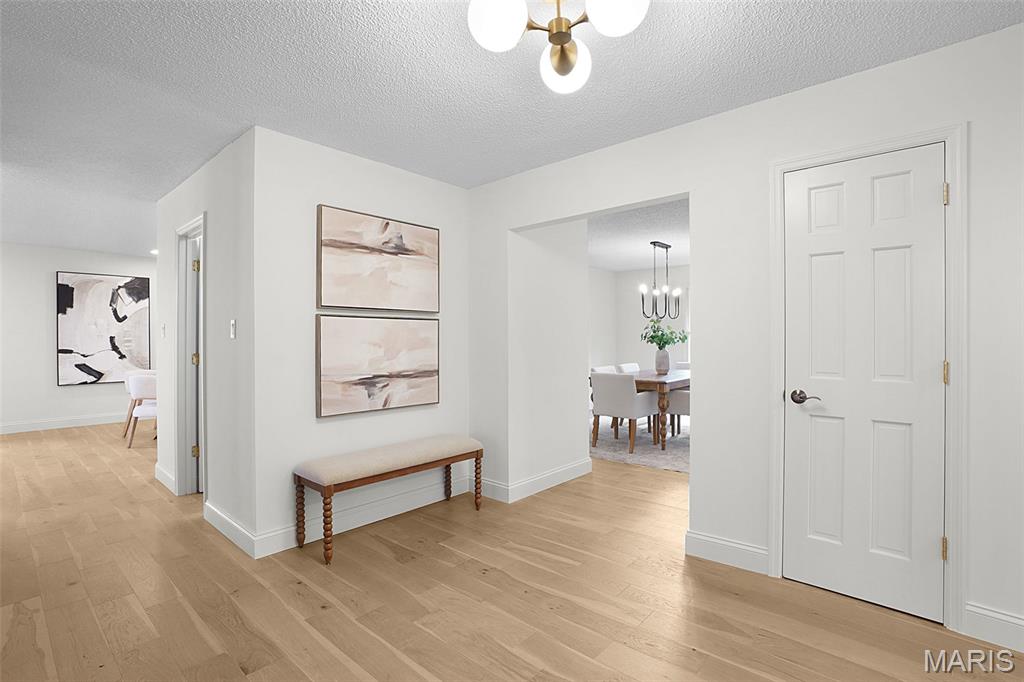 Ellisville, Missouri, 63011, United States, 4 Bedrooms Bedrooms, ,3 BathroomsBathrooms,Residential,For Sale,1989031