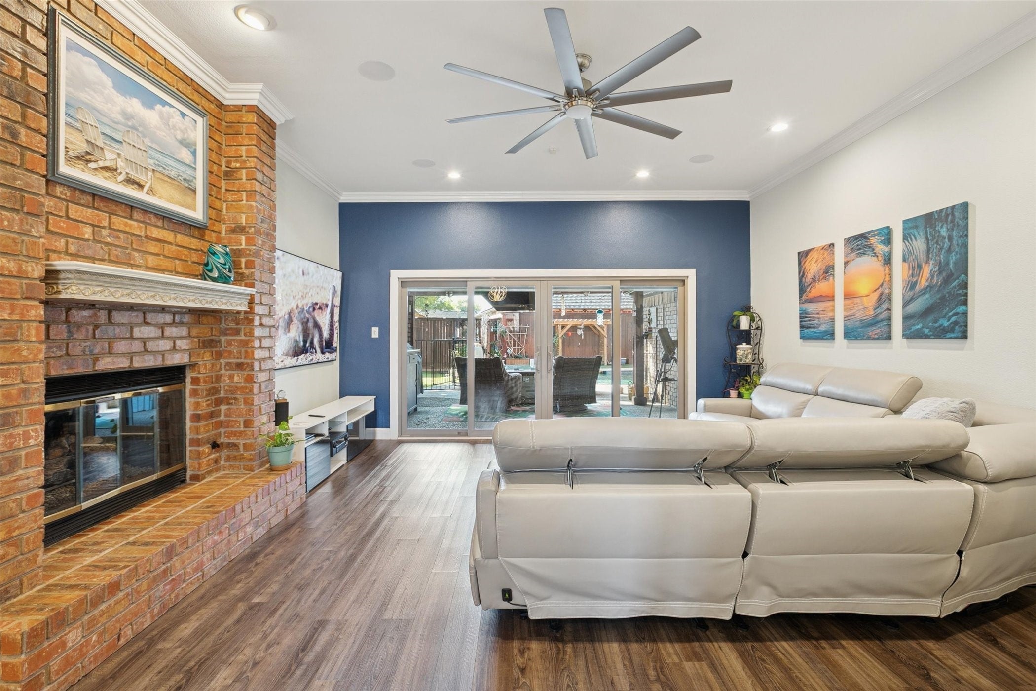 Hurst, Texas, 76054, United States, 3 Bedrooms Bedrooms, ,2 BathroomsBathrooms,Residential,For Sale,2005919