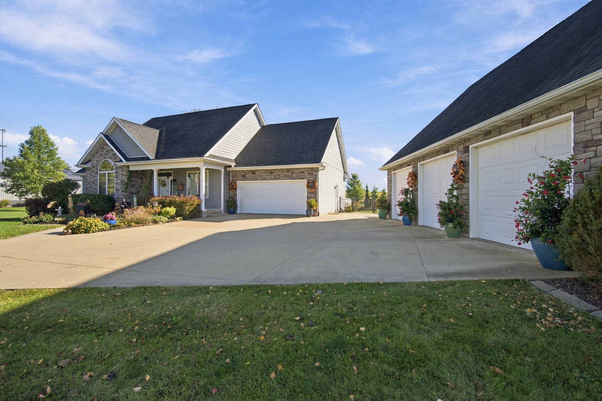 Columbia Ave, Oglesby, IL 61348 #1
