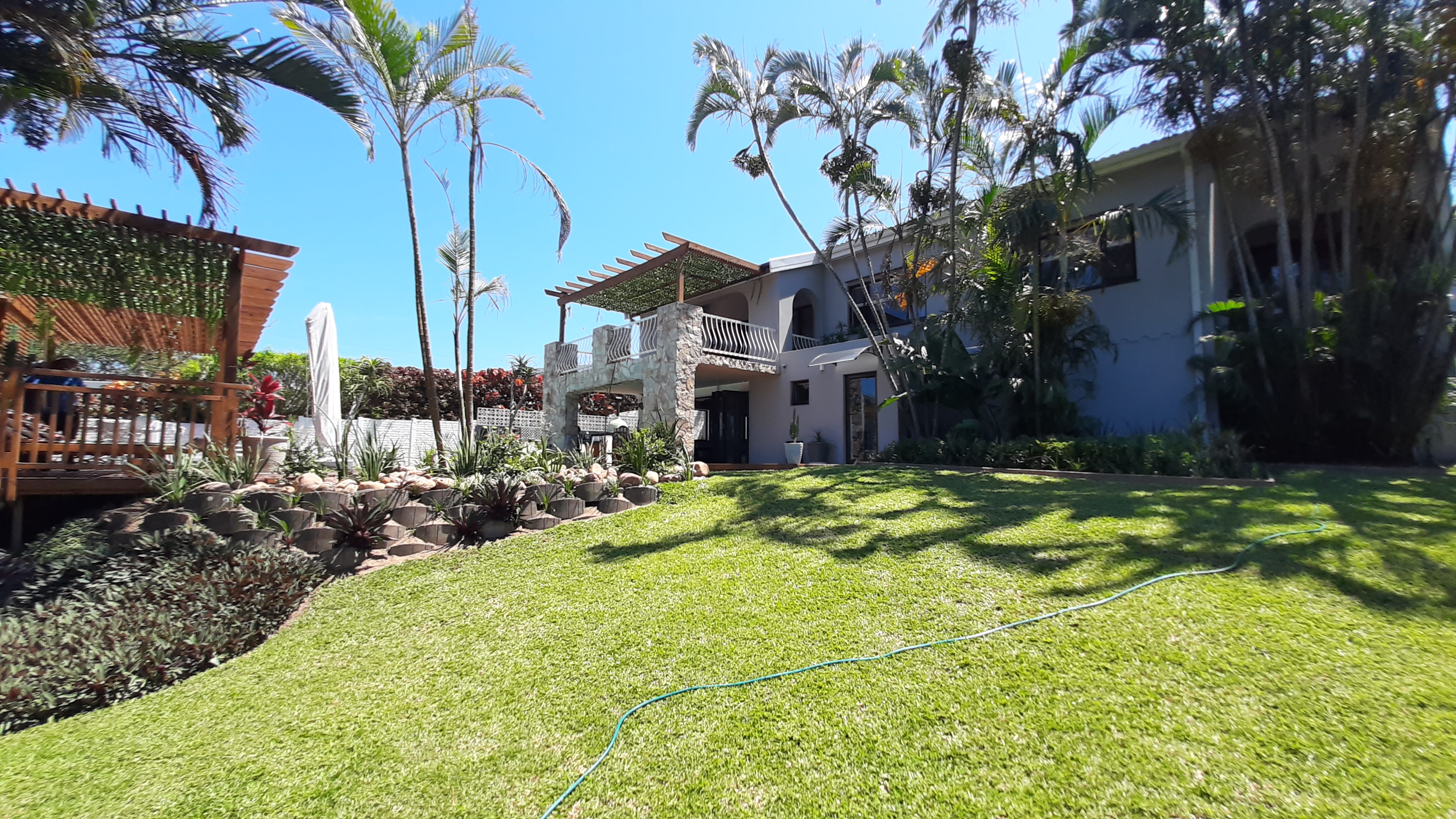  Fully Renovated Coastal Residence with Guest Flatlet and Sea Views in Salt Rock - 物件實景