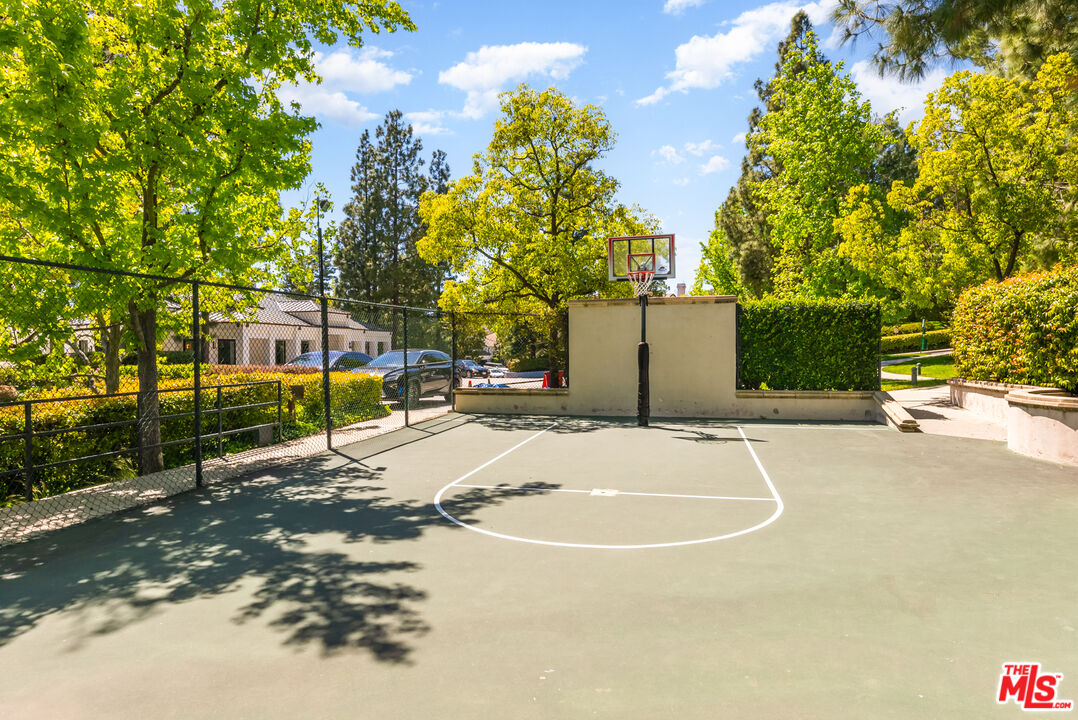 Los Angeles, California, 90077, United States, 5 Bedrooms Bedrooms, ,7 BathroomsBathrooms,Residential,For Sale,1686494
