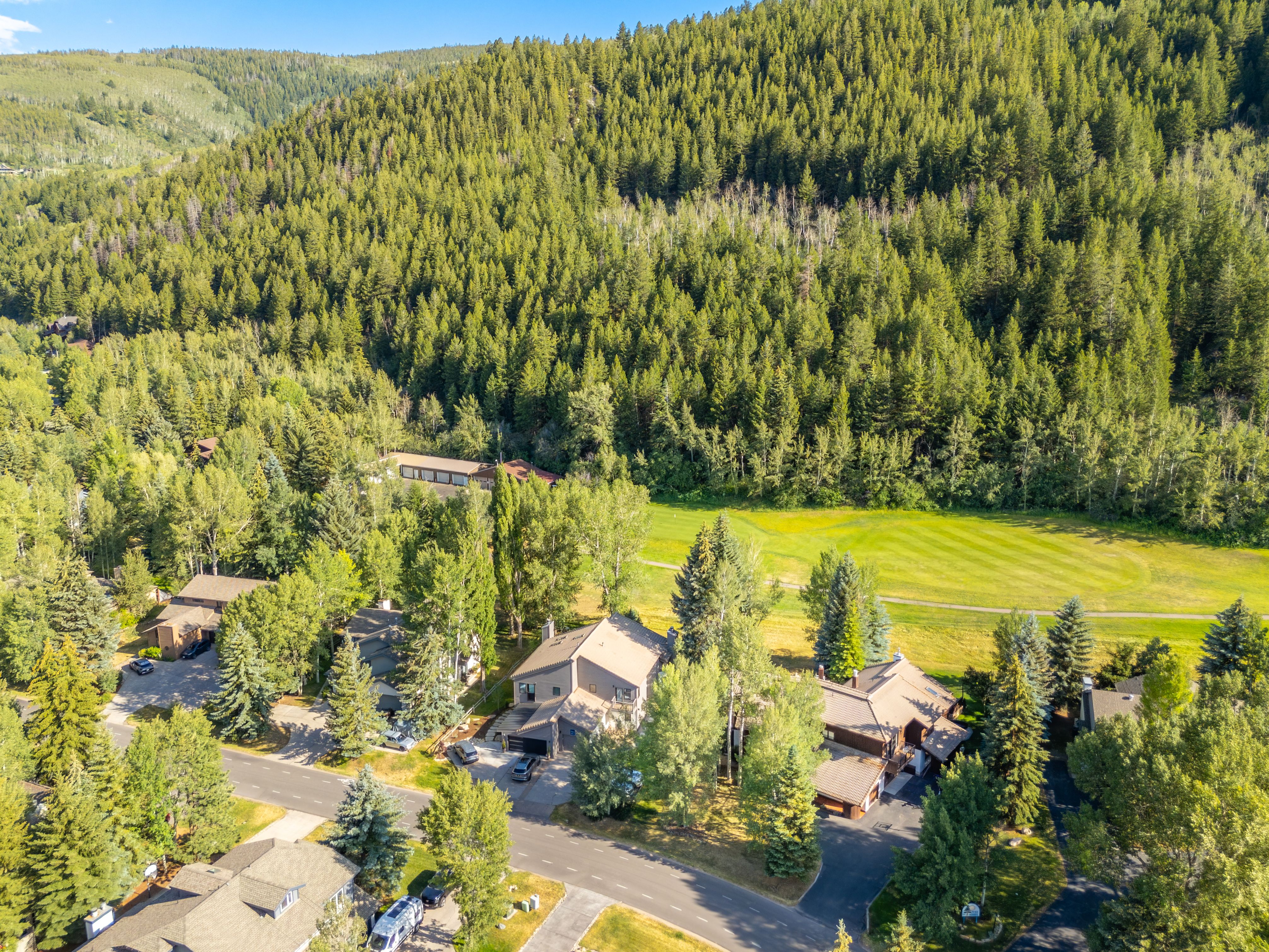  Mountain Residence Positioned at the 13th Fairway of the EagleVail Golf Course - 物件實景